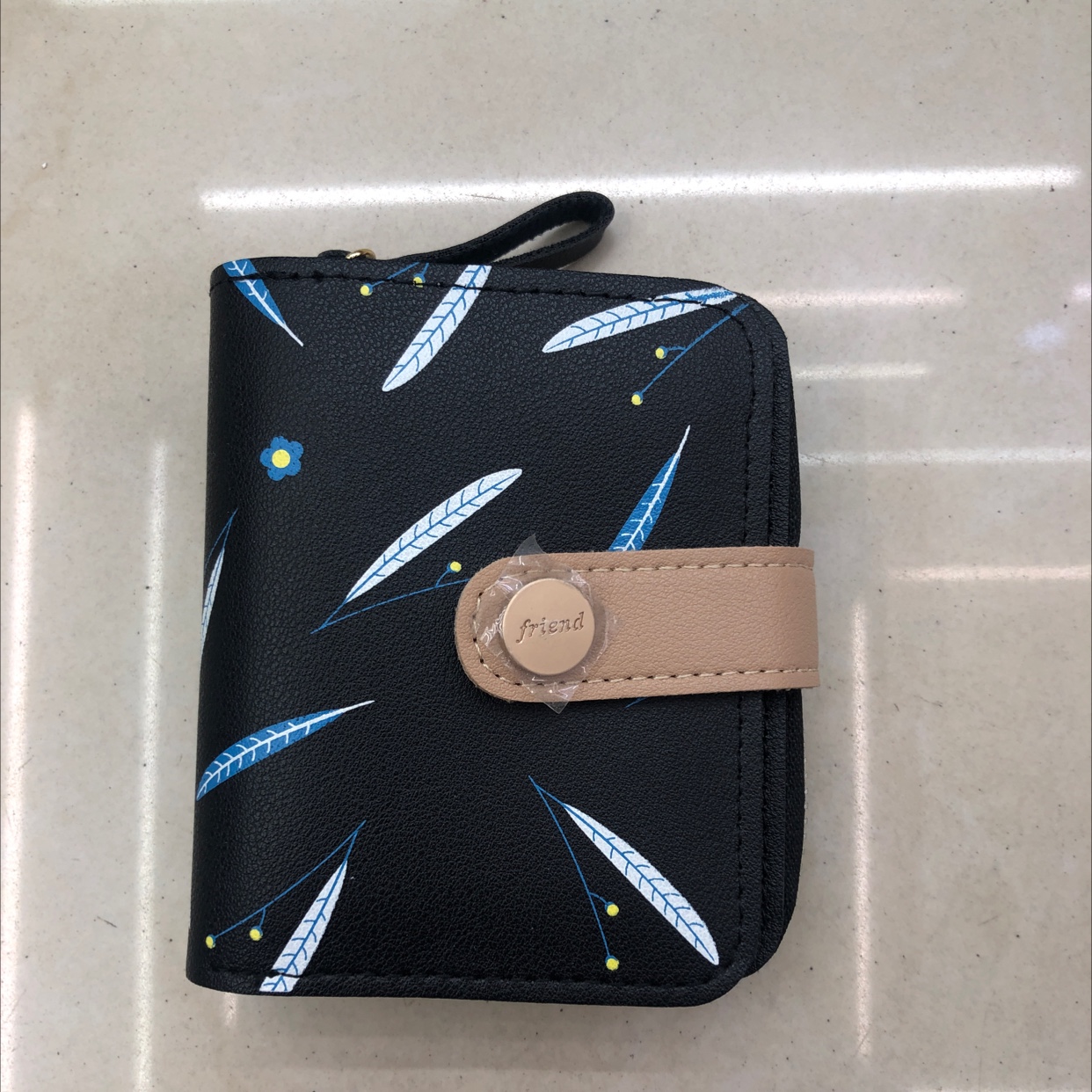 Xiaohua's short wallet at 20% off Application Scenario