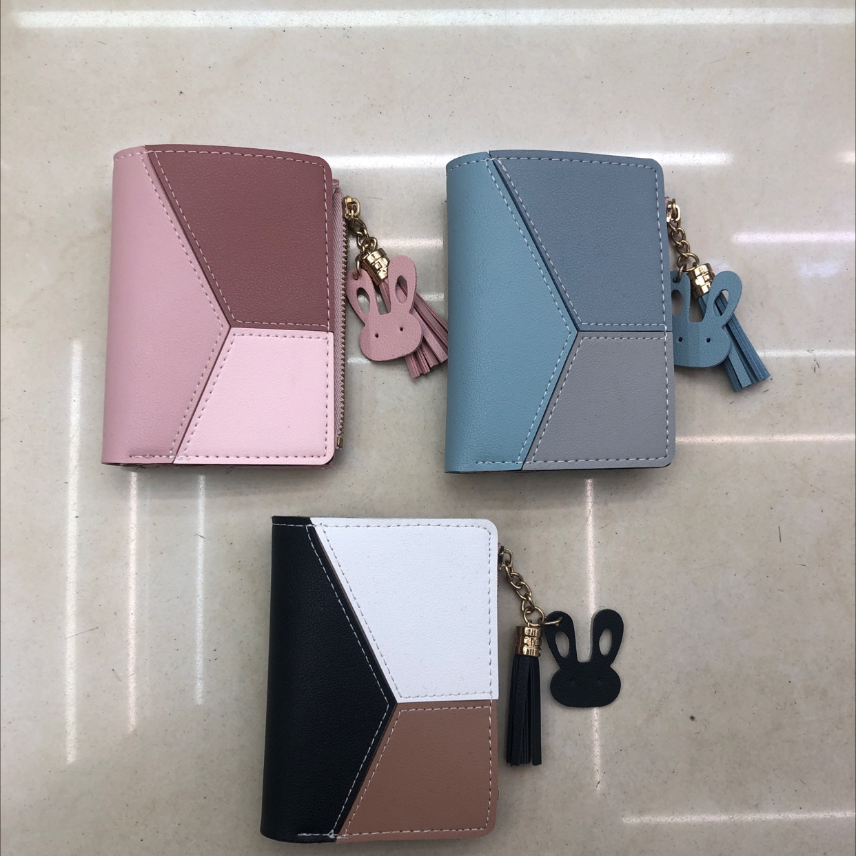 Three-Color Spliced Bunny Pendant Short Purse full figure