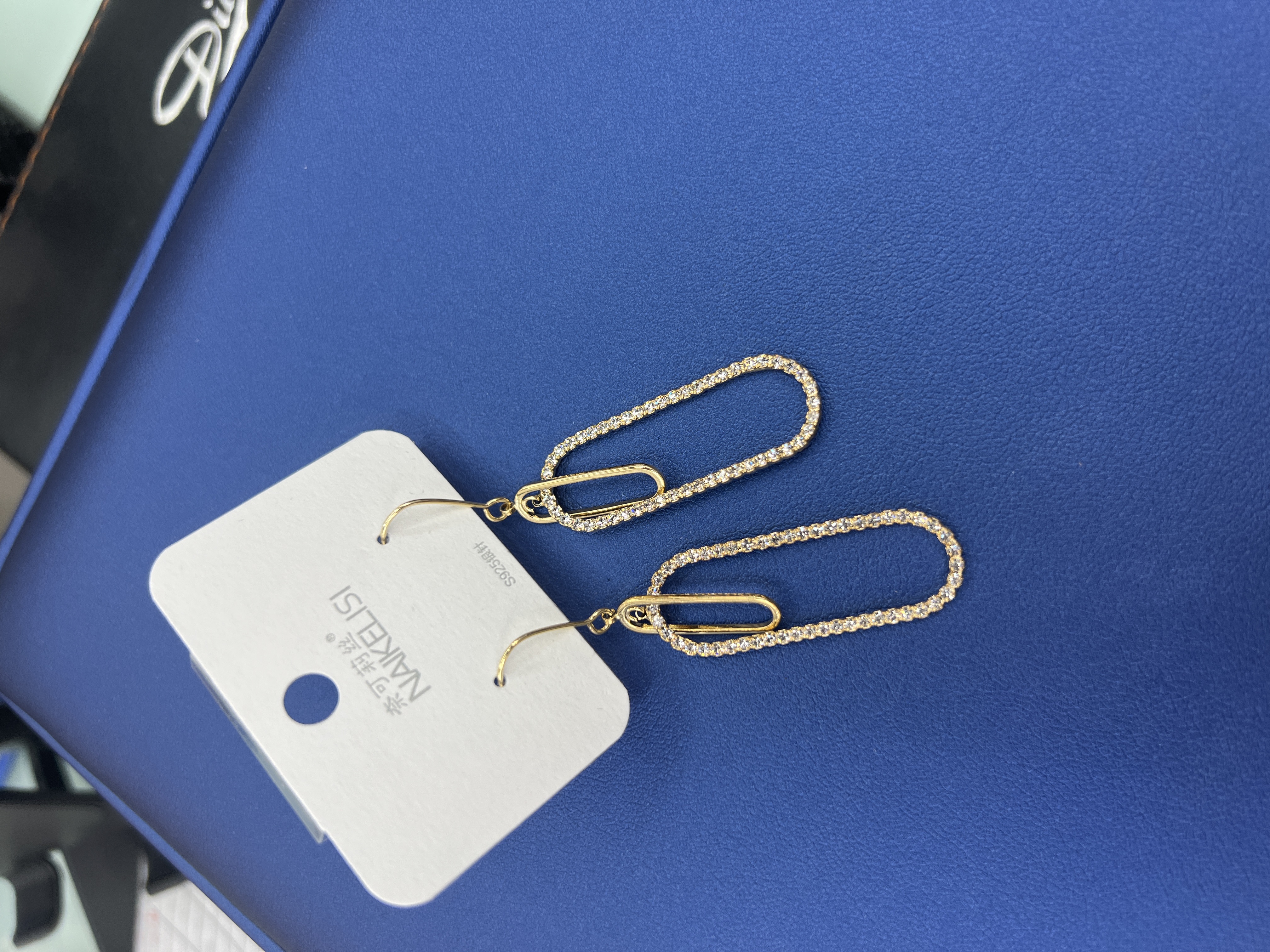 Korean-style fashionable zircon earrings details Picture