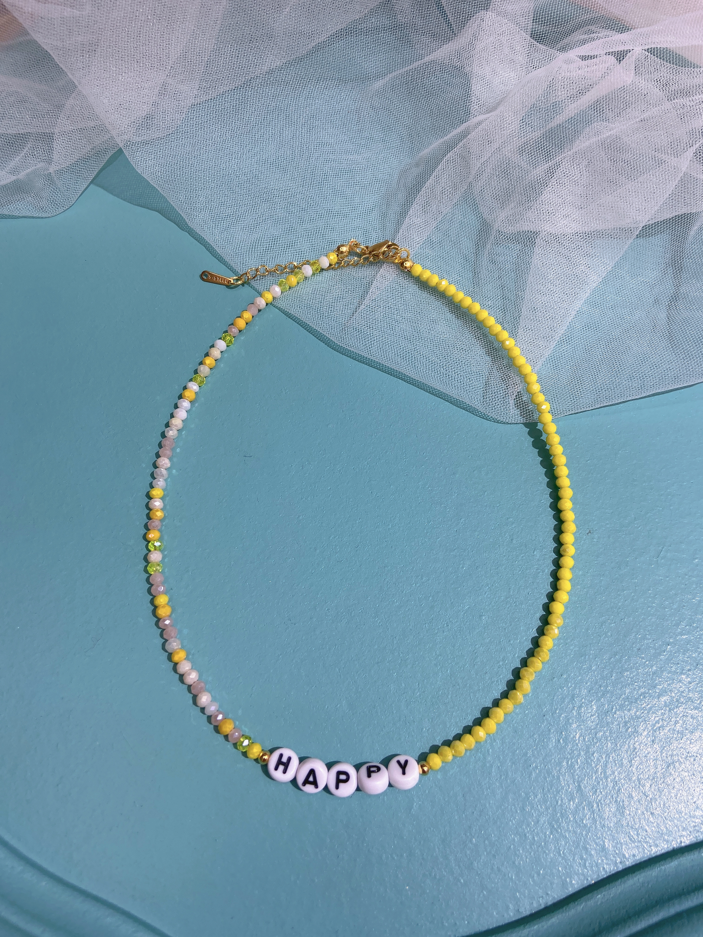 Direct sales from the manufacturer of letter crystal necklaces, handcrafted necklaces and short chains Application Scenario