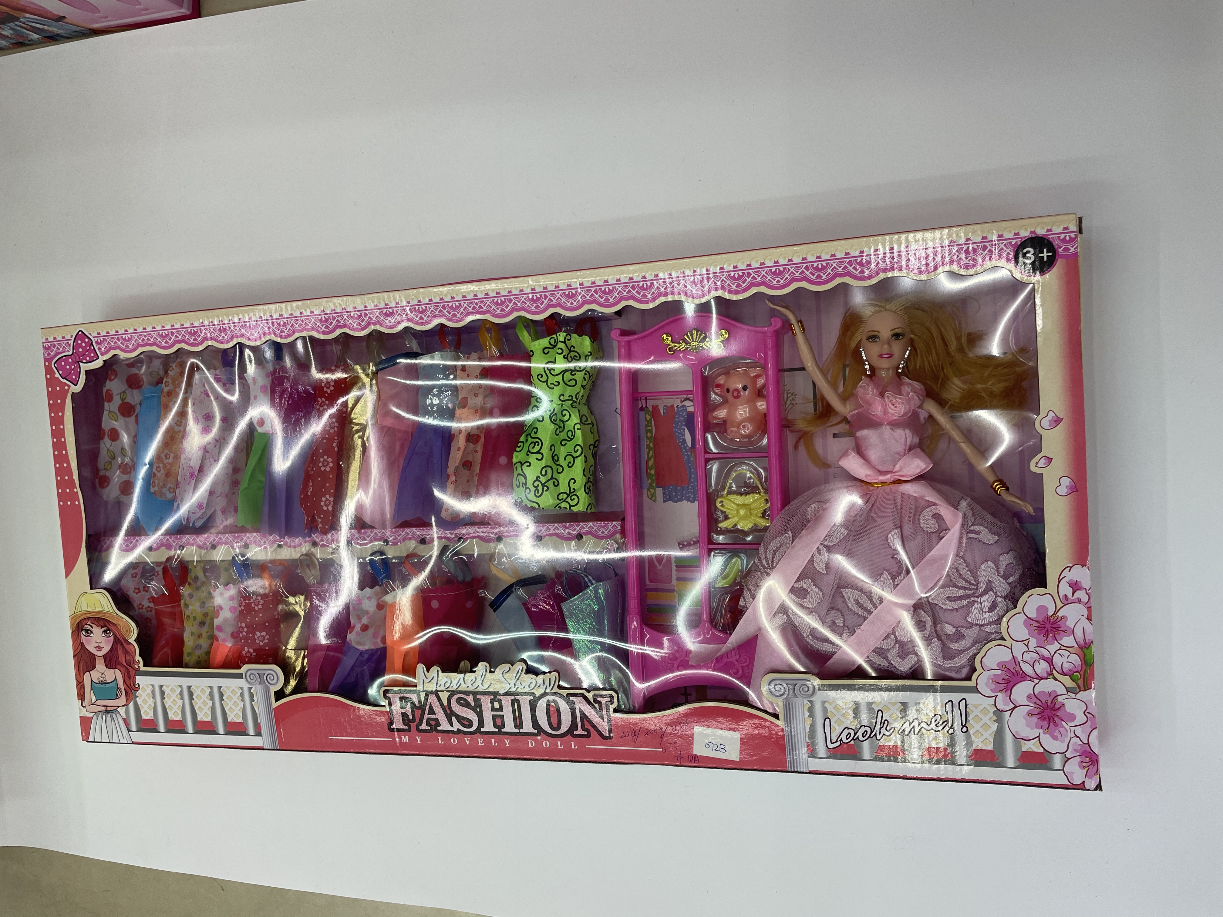 Set of dolls, mixed in five colors details Picture