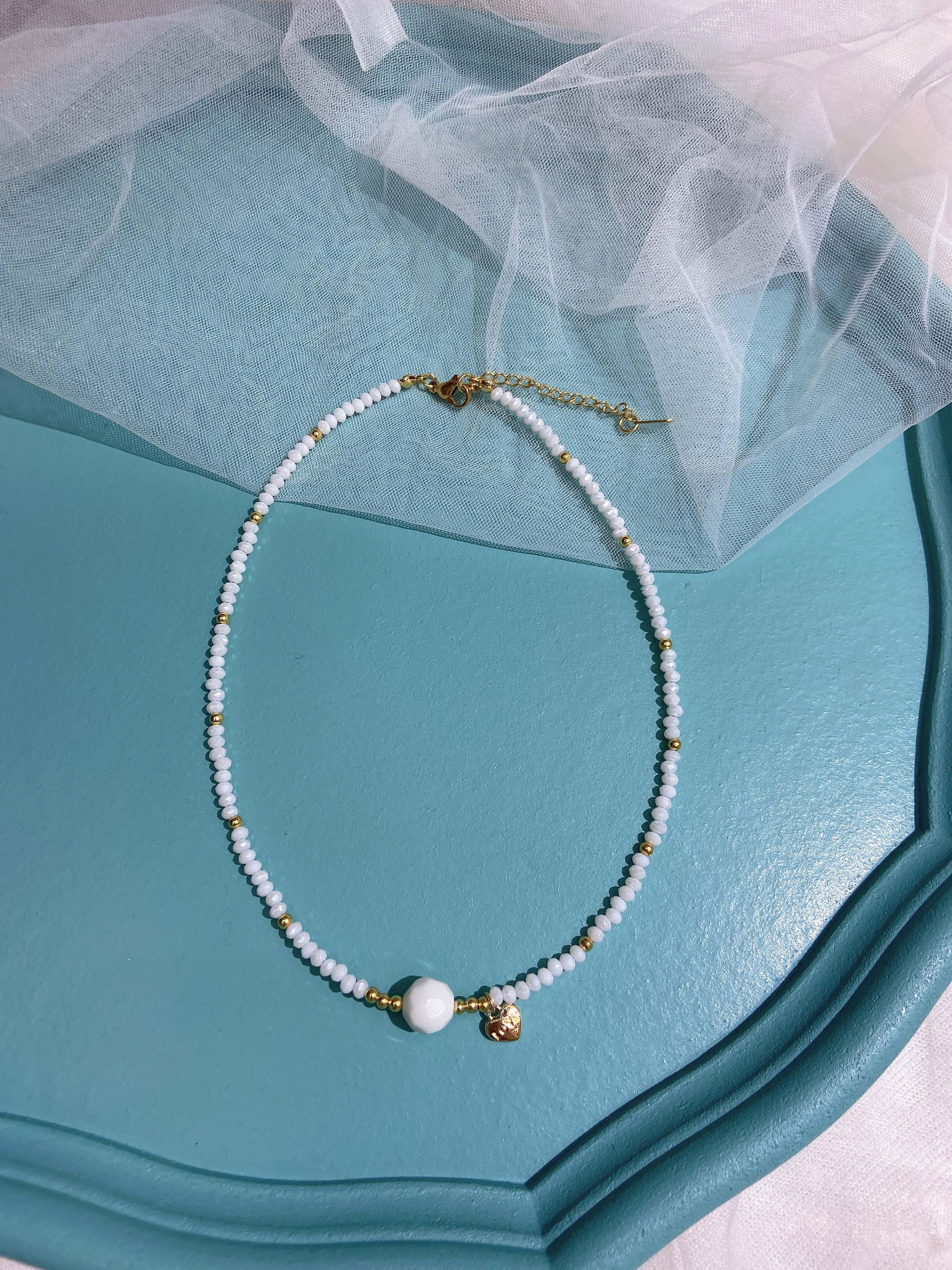 Crystal necklace handcrafted beaded factory direct sales, customizable colors available Item Picture