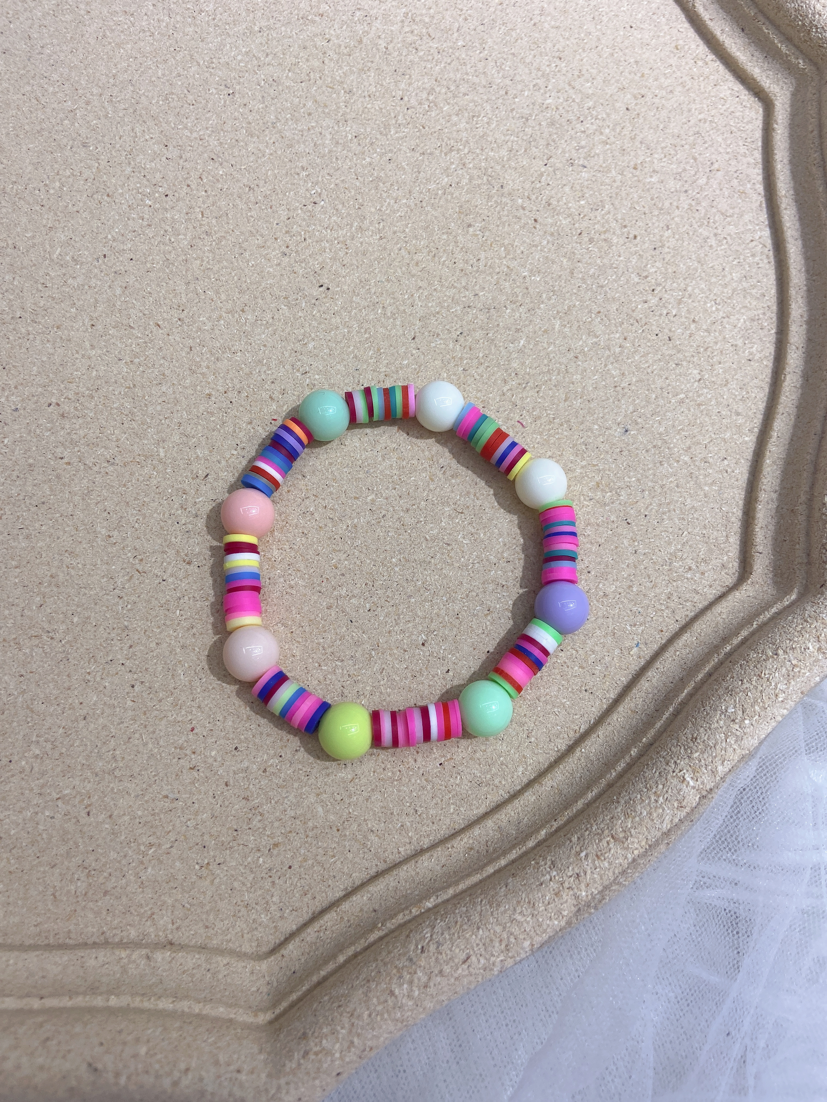 Soft clay beaded bracelets with colorful flying ornaments can be customized Specification image