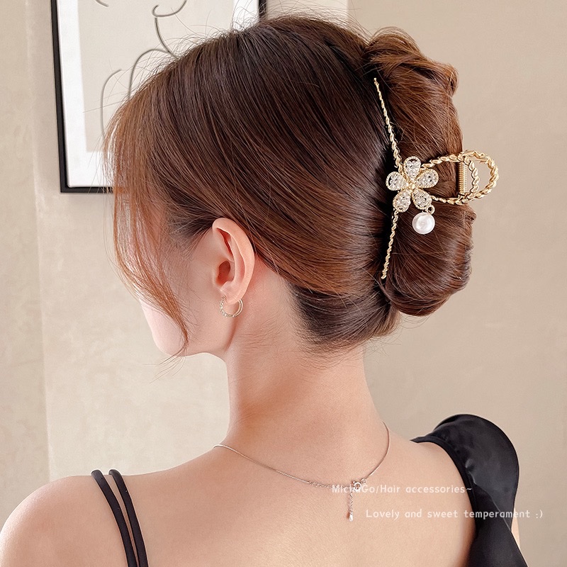 Pearl tassel flower metal clip, women's back head coil hair clip, large shark clip, elegant hair clip, head accessory, national trend series Specification image