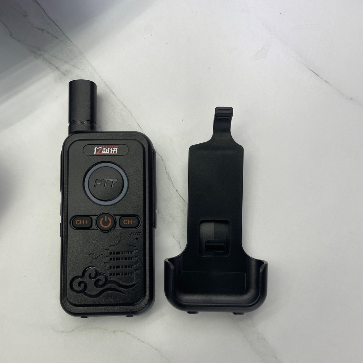 Yiyuexun 710 ultra-thin walkie-talkie with high power details Picture