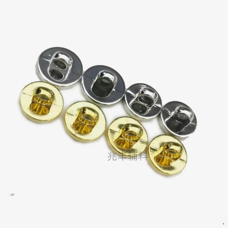 Wholesale plastic flat high-footed round buttons, electroplated buttons, UV buttons, men's and women's shirt buttons, foot buttons Application Scenario