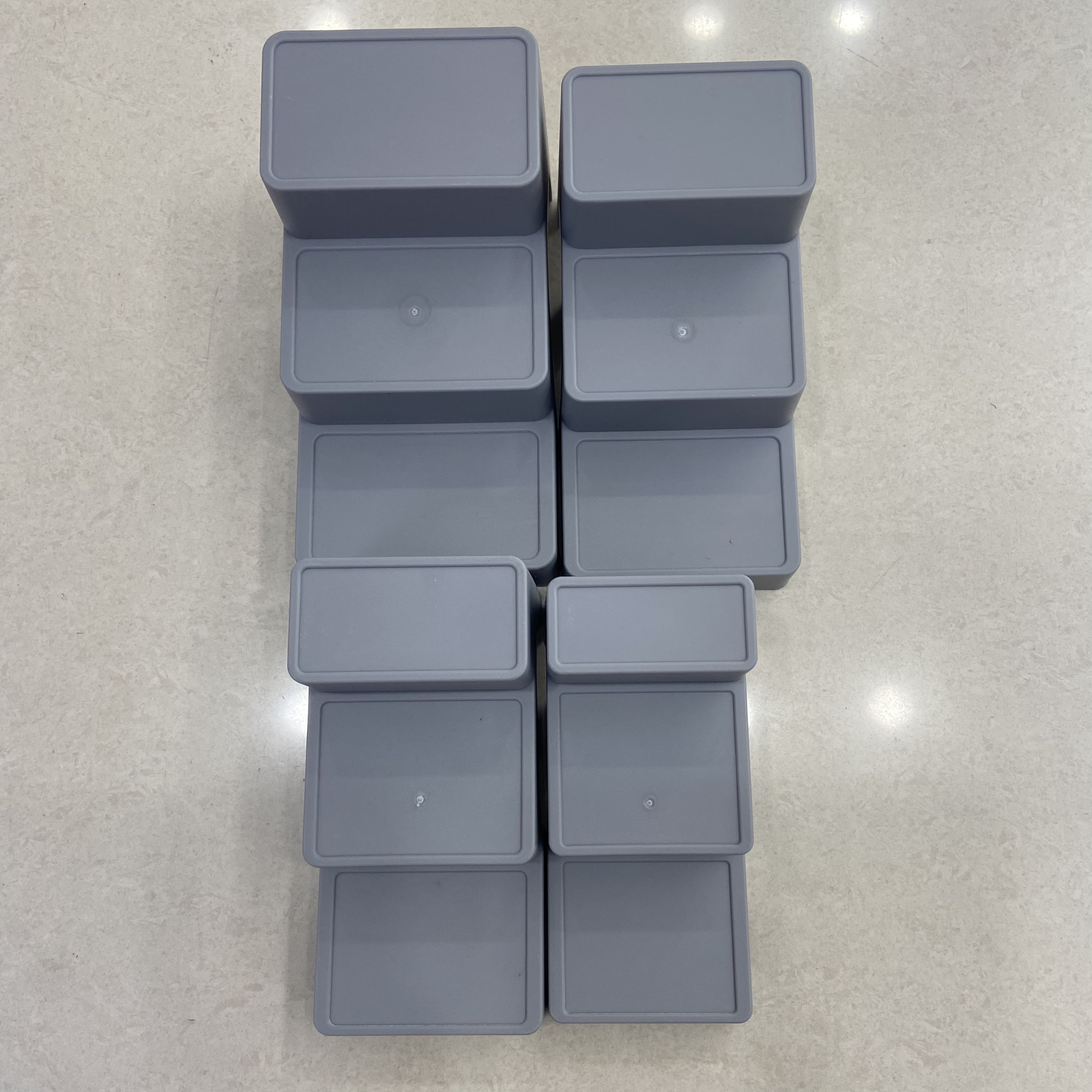 Plastic tabletop storage rack, kitchen dressing table, storage rack, trapezoidal folding storage rack details Picture