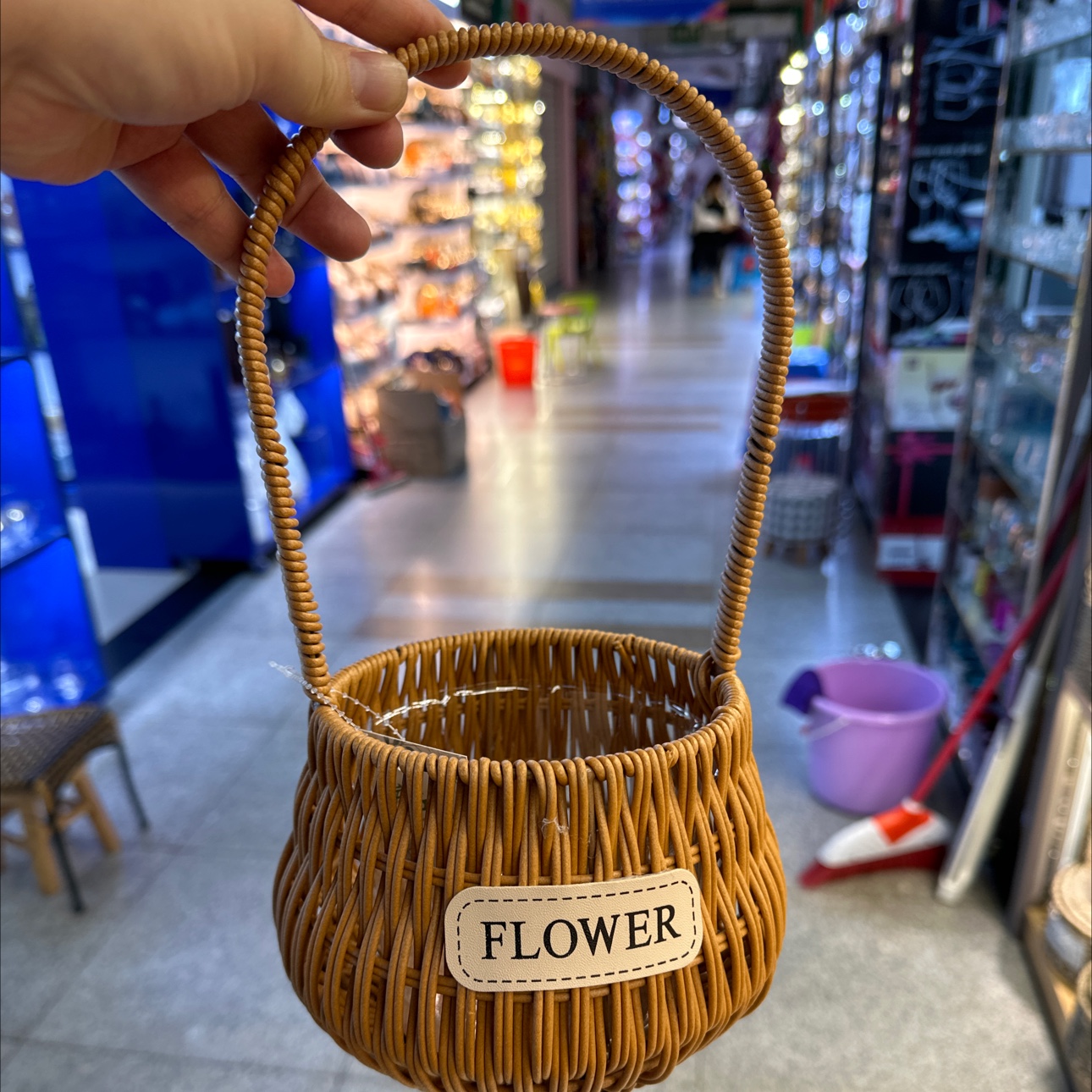 Handcrafted, retro country-style hand-woven basket in ironwork shape, for home decoration