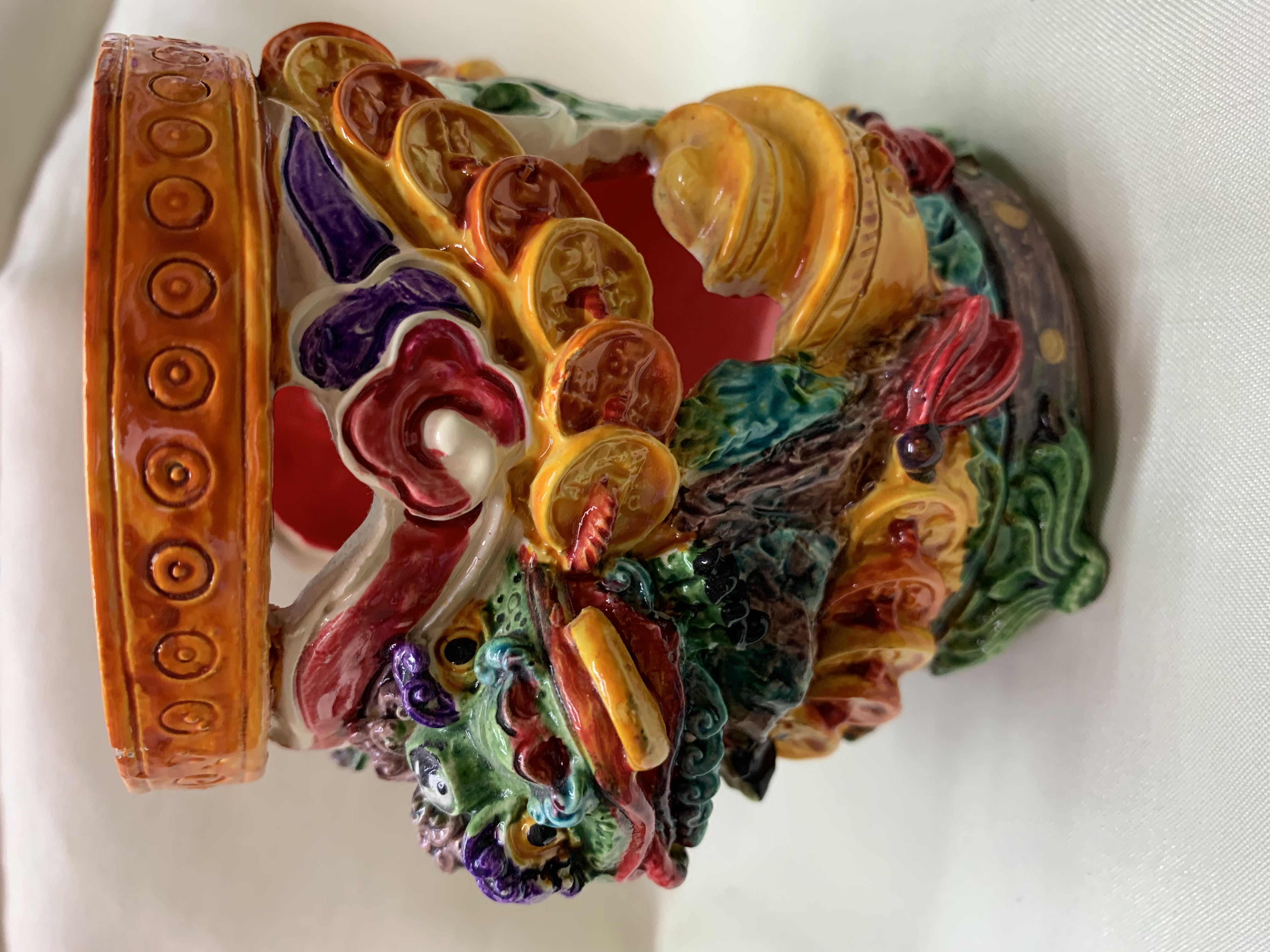 CAI's exquisite resin hand-painted art piece, Y-008 Toad Pen holder