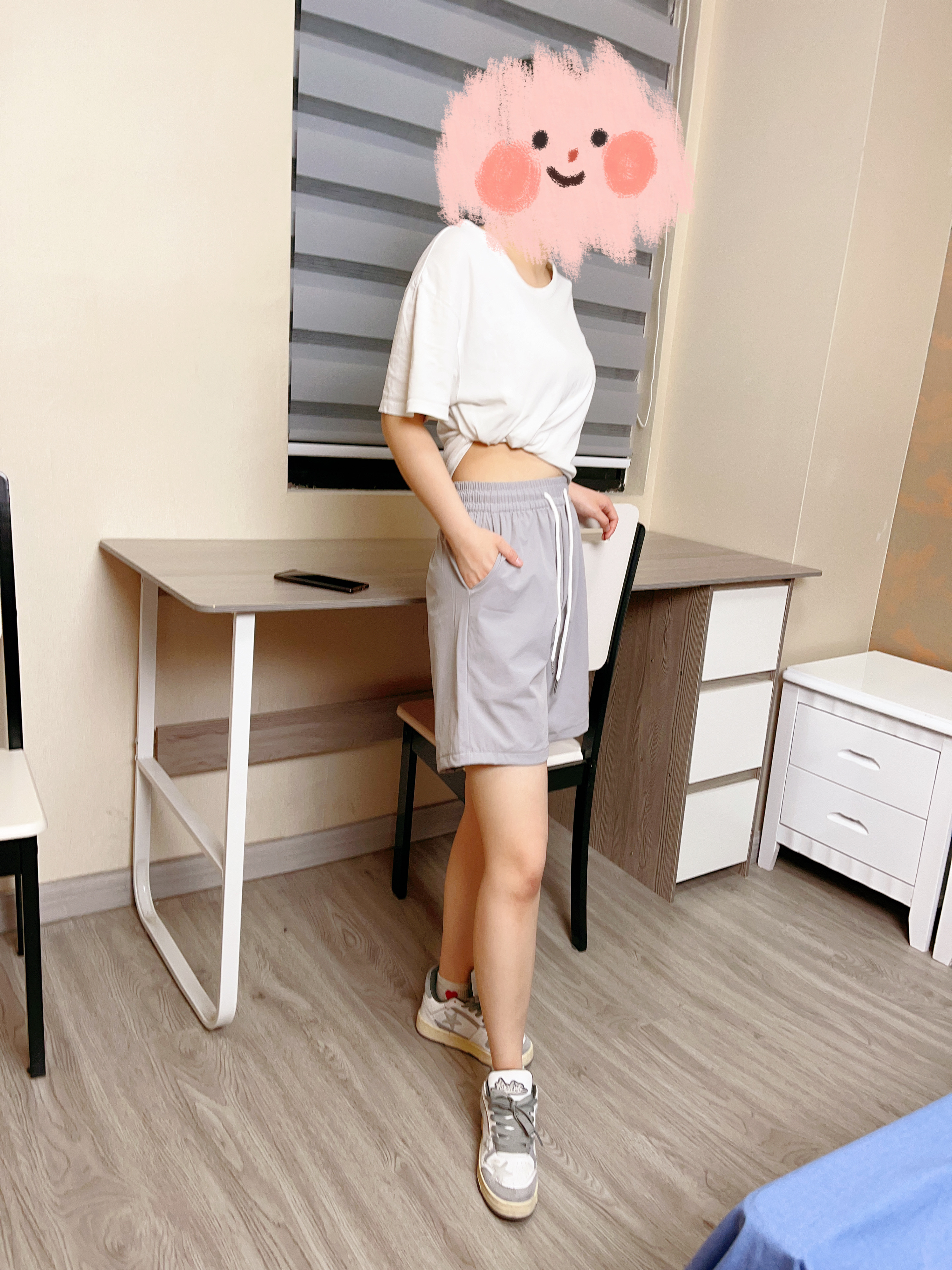 短裤白底实物图