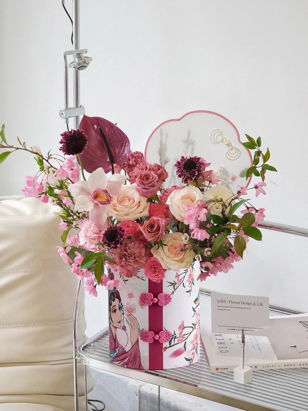New Chinese-style hugging bucket, flower packaging box, accessory packaging box, storage box Specification image