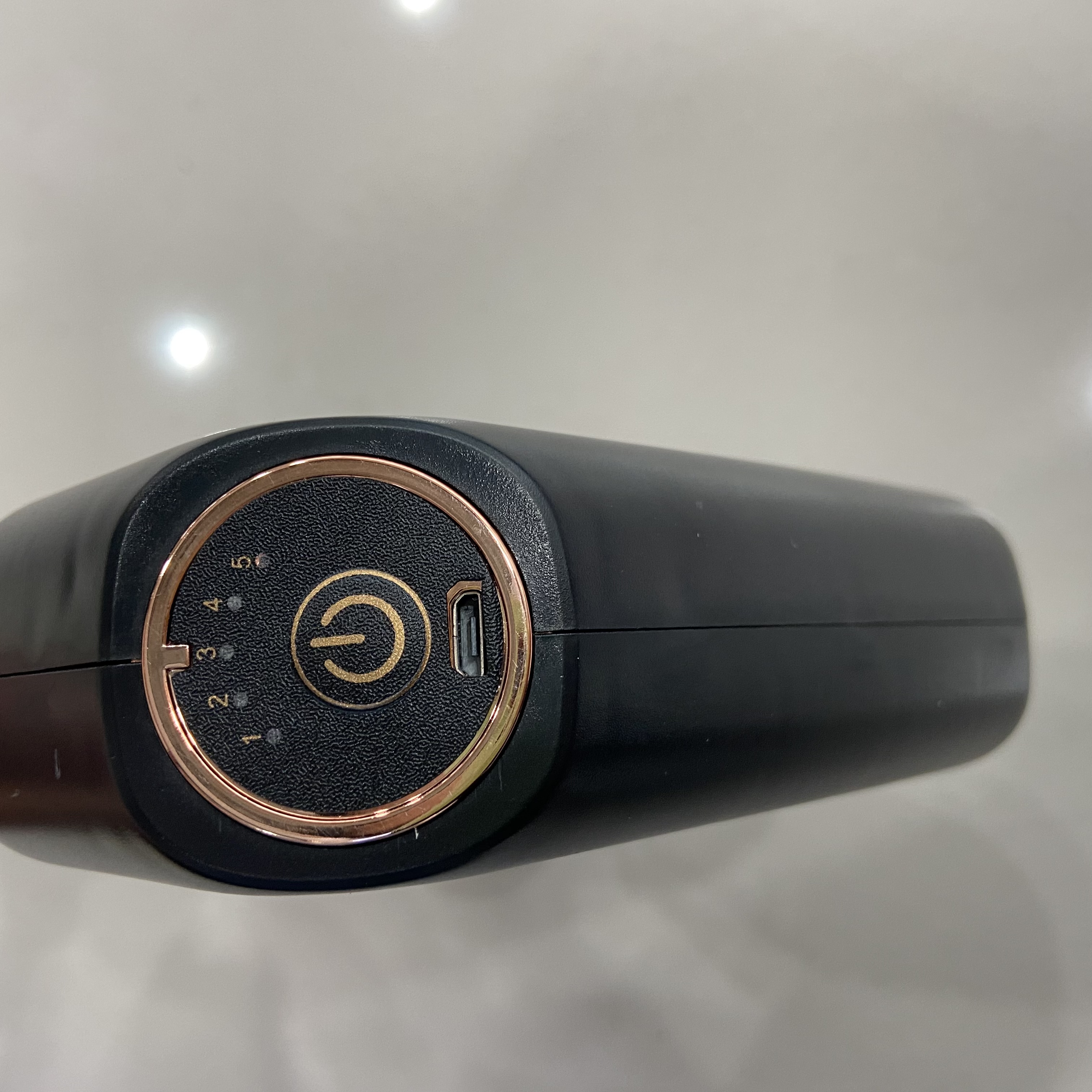 Dual-head fascia gun USB charging button electric muscle relaxation convenient fitness massage gun Application Scenario
