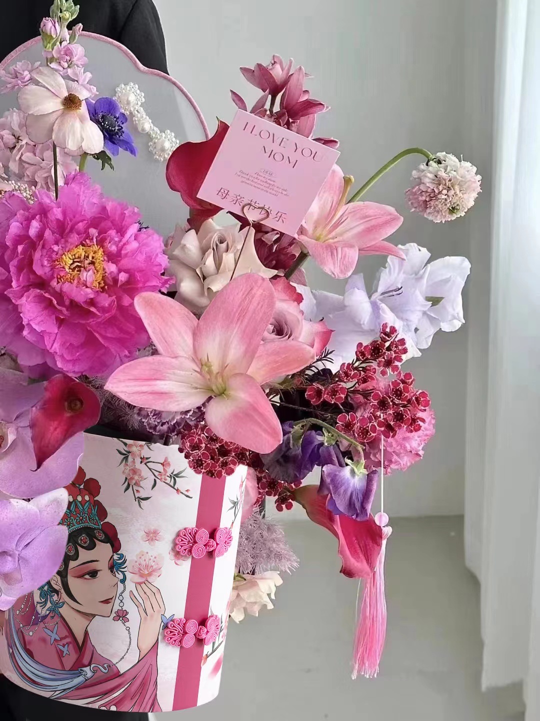 New Chinese-style hugging bucket, flower packaging box, accessory packaging box, storage box Application Scenario