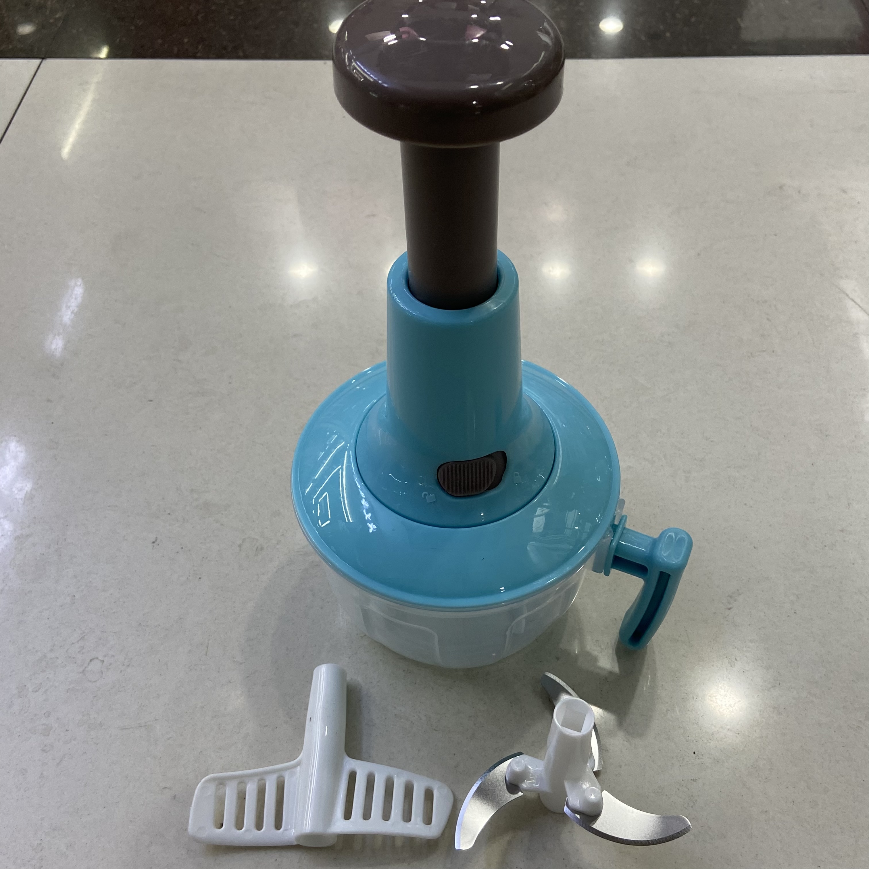 The Paipai Le meat grinder is a family-style press and minced vegetable meat grinder, a multi-functional baby food stirring and cooking device details Picture