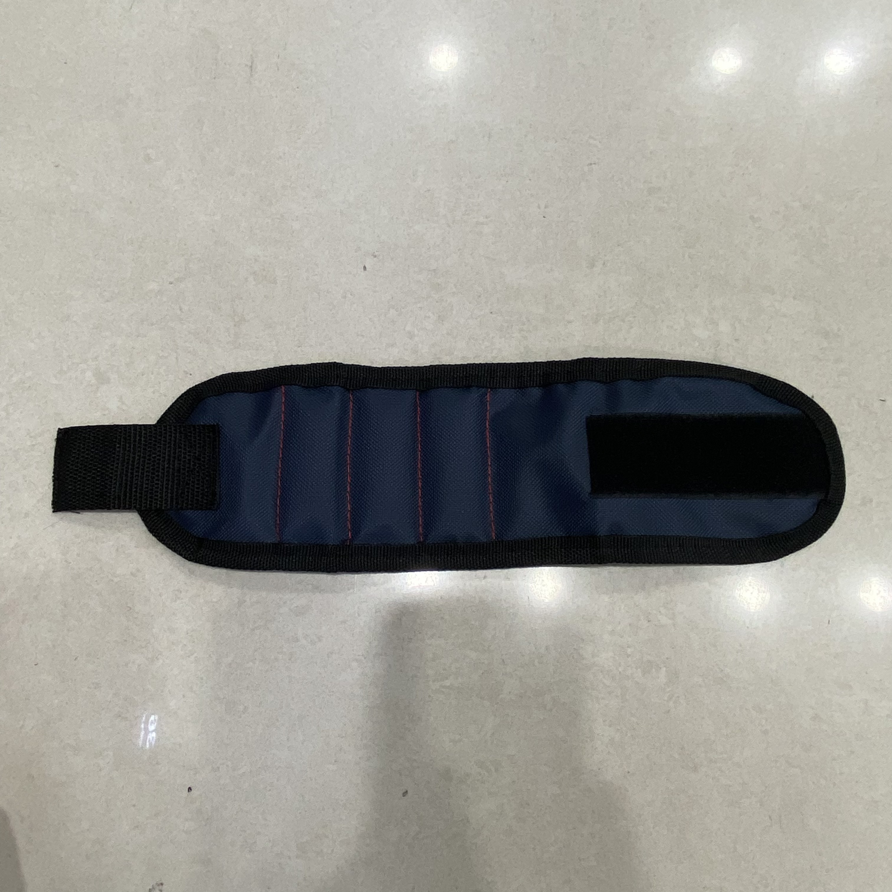 磁铁手腕带细节图