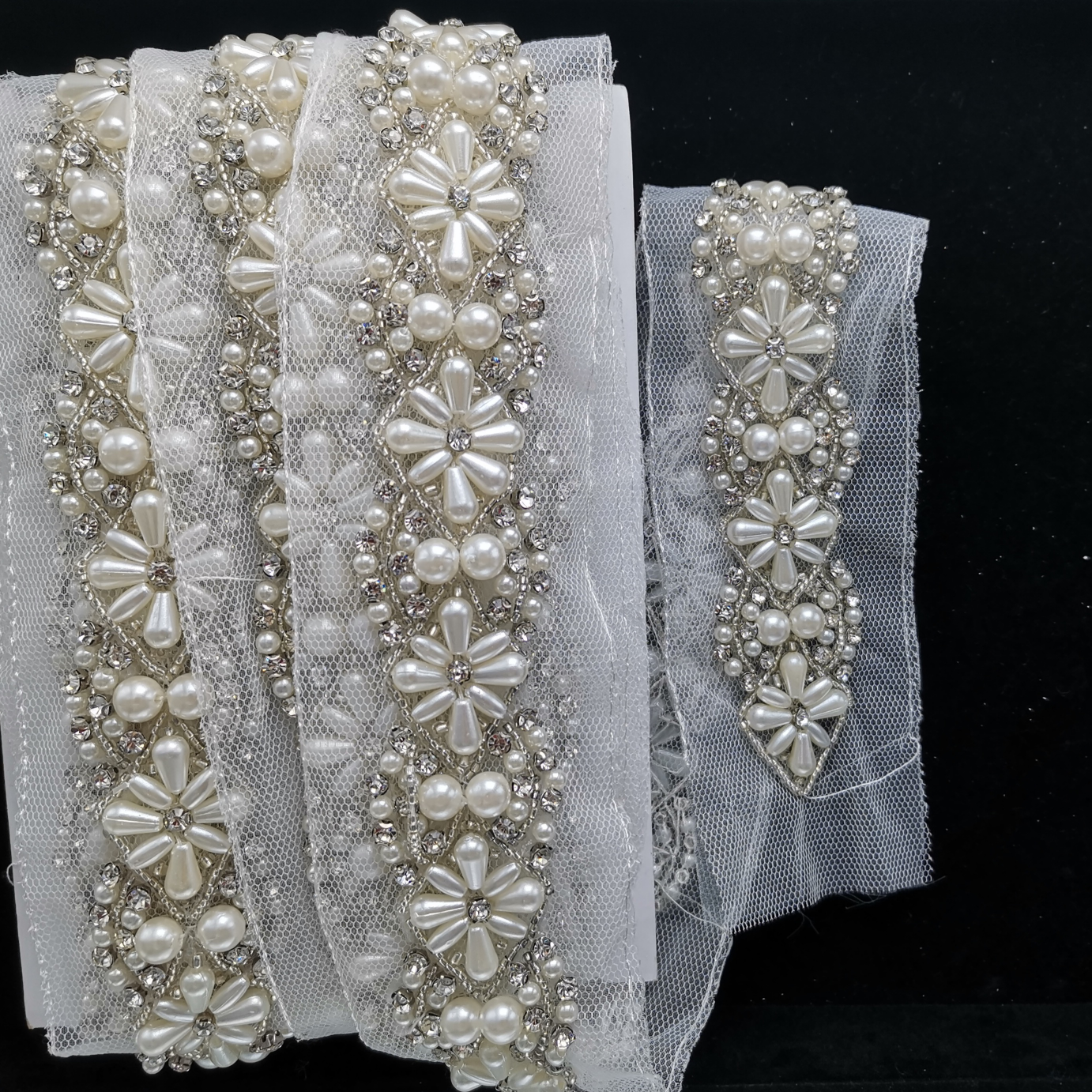 Hand-sewn pearl, silver-filled wool thread, nail, pearl flower edge, heavy handcrafted DIY jewelry accessories, clothes, collars, shoes, decorations, panda water diamonds 5632 Item Picture