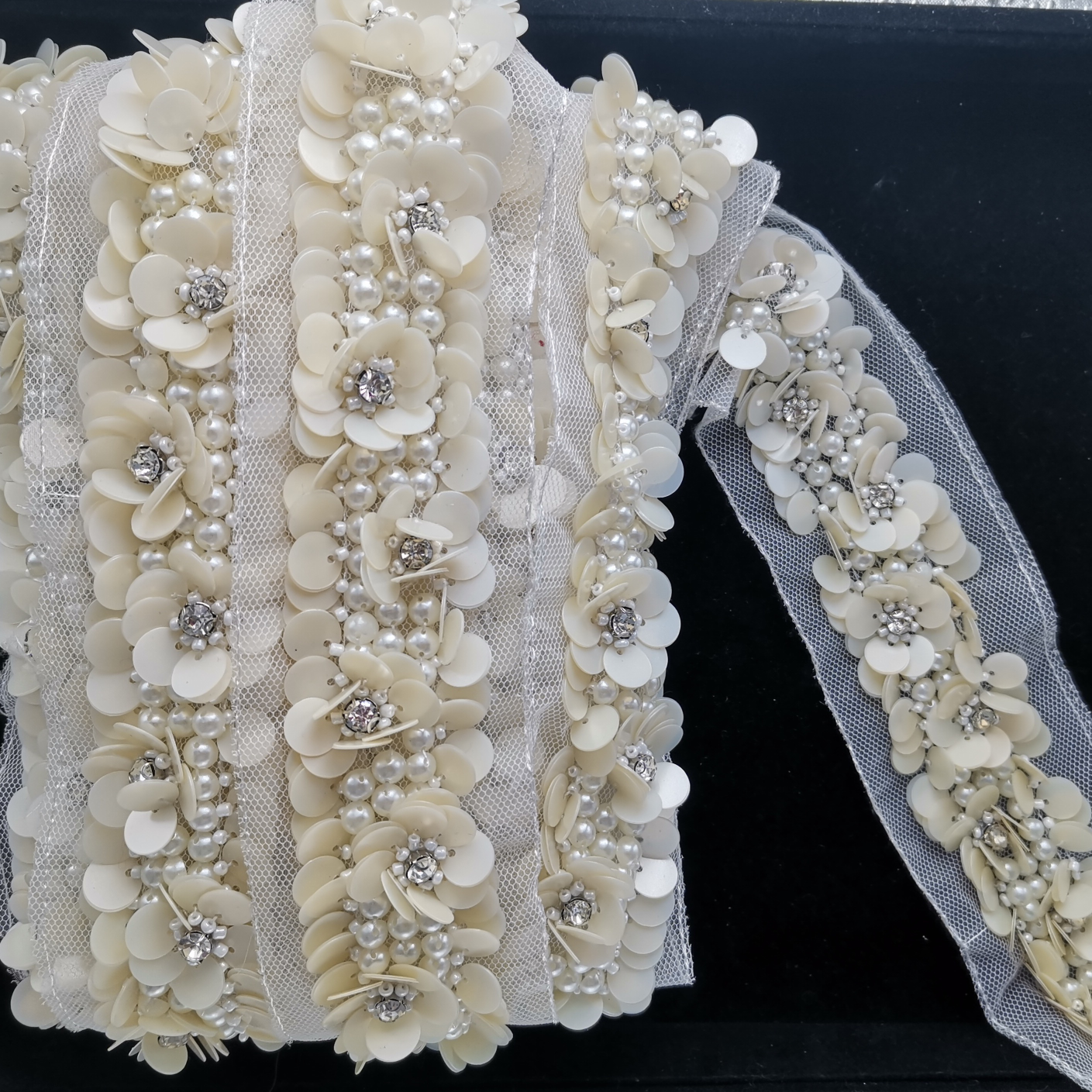 Hand-sewn elegant pearl silver-filled woolen jewelry accessories DIY beaded flower edge collar shoe decoration panda water diamond heavy handcrafted 5496 Application Scenario