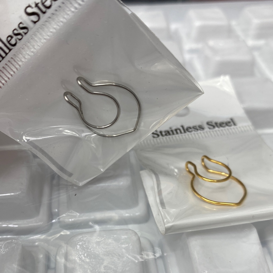 新款厂家直供欧美时尚鼻饰 饰品鼻夹 925不锈钢极简风 批发零售细节图