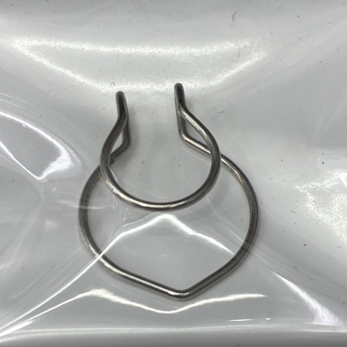 新款厂家直供欧美时尚鼻饰 饰品鼻夹 925不锈钢极简风 批发零售产品图