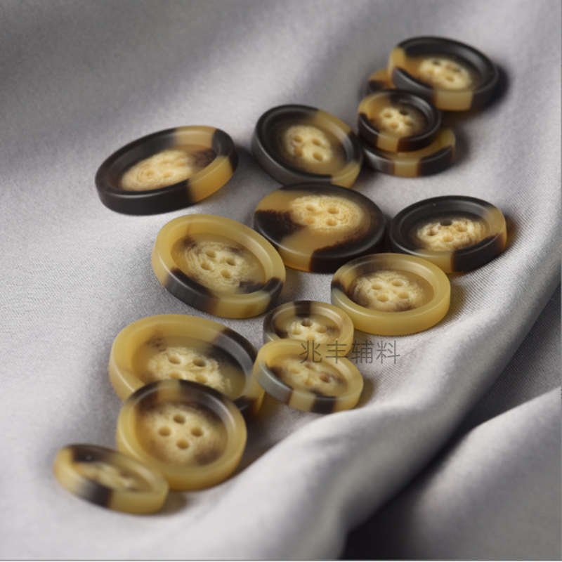 Four-eye round-edge round-bottom resin buttons, windbreaker buttons, matte buttons, manufacturer in stock, overcoat buttons, suit and trousers buttons Specification image