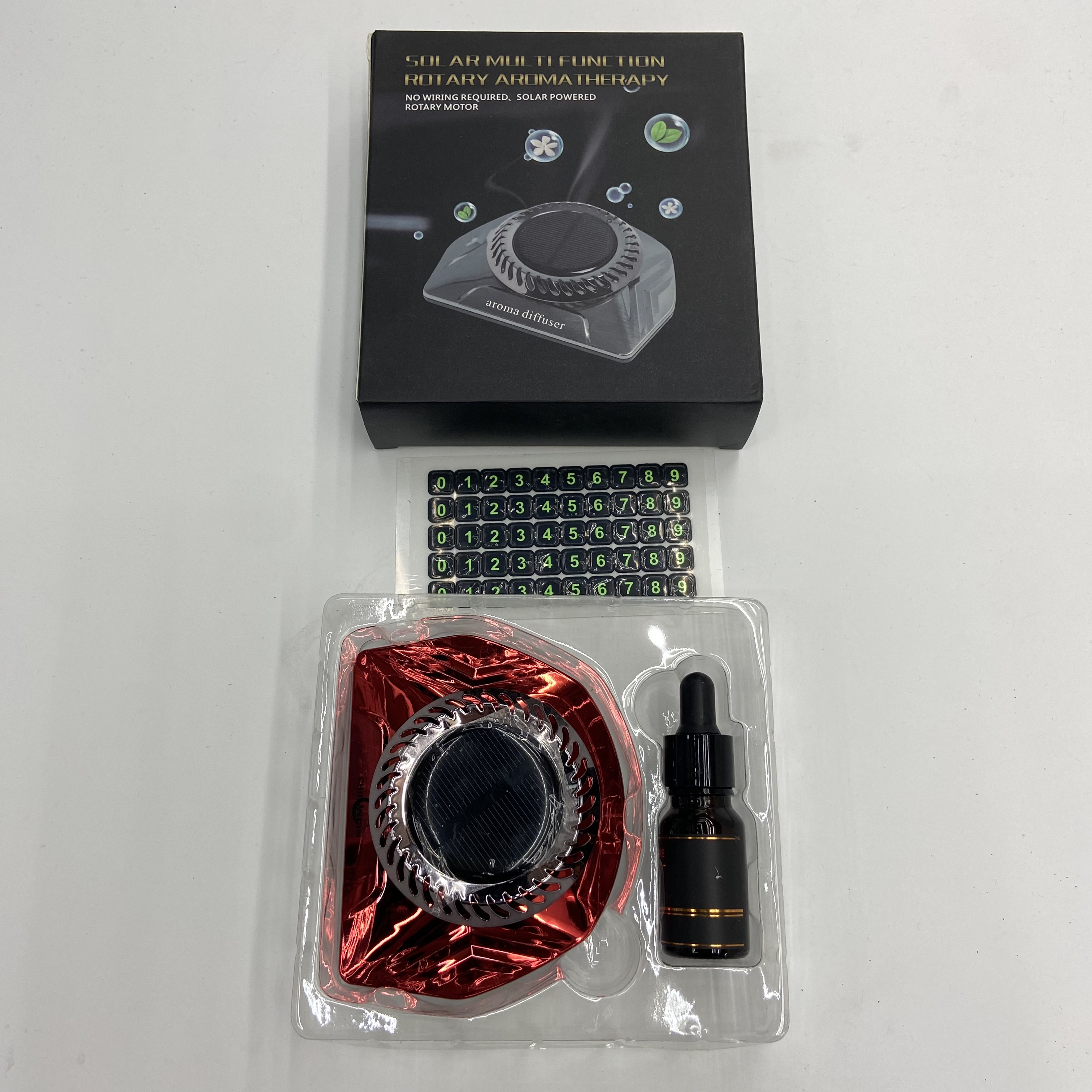 车载香薰太阳能旋转香氛汽车隐藏号码牌控台香薰摆件
