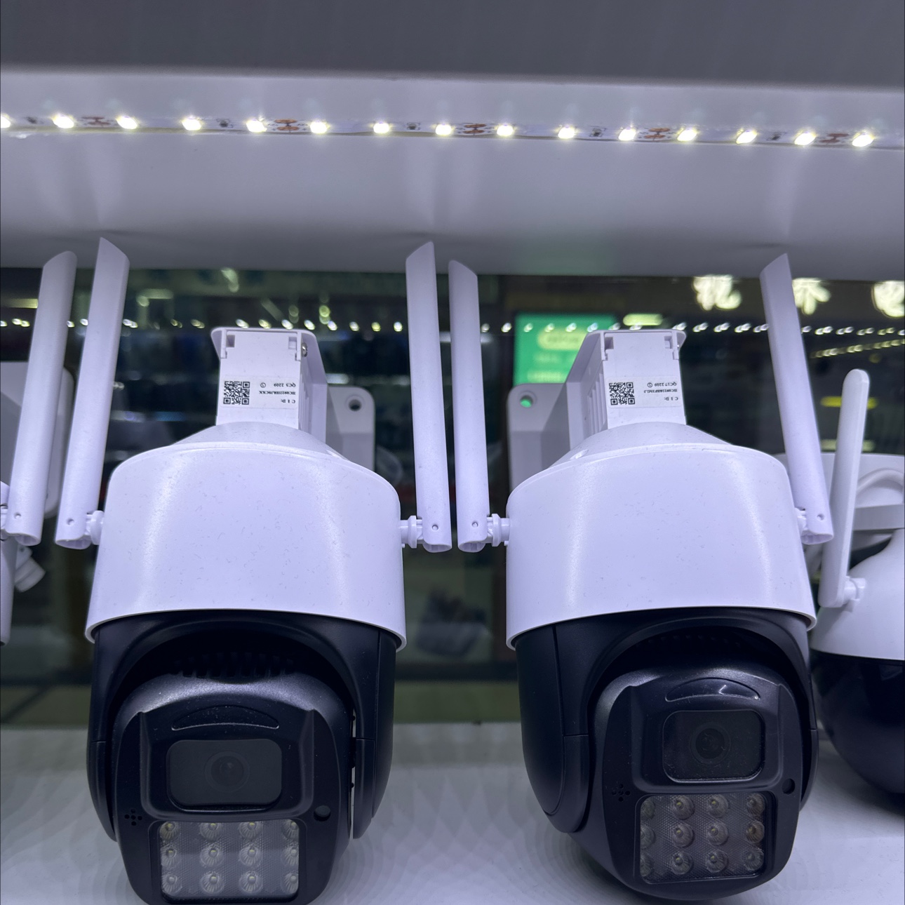 无线摄像头/500万像素/无线连接产品图