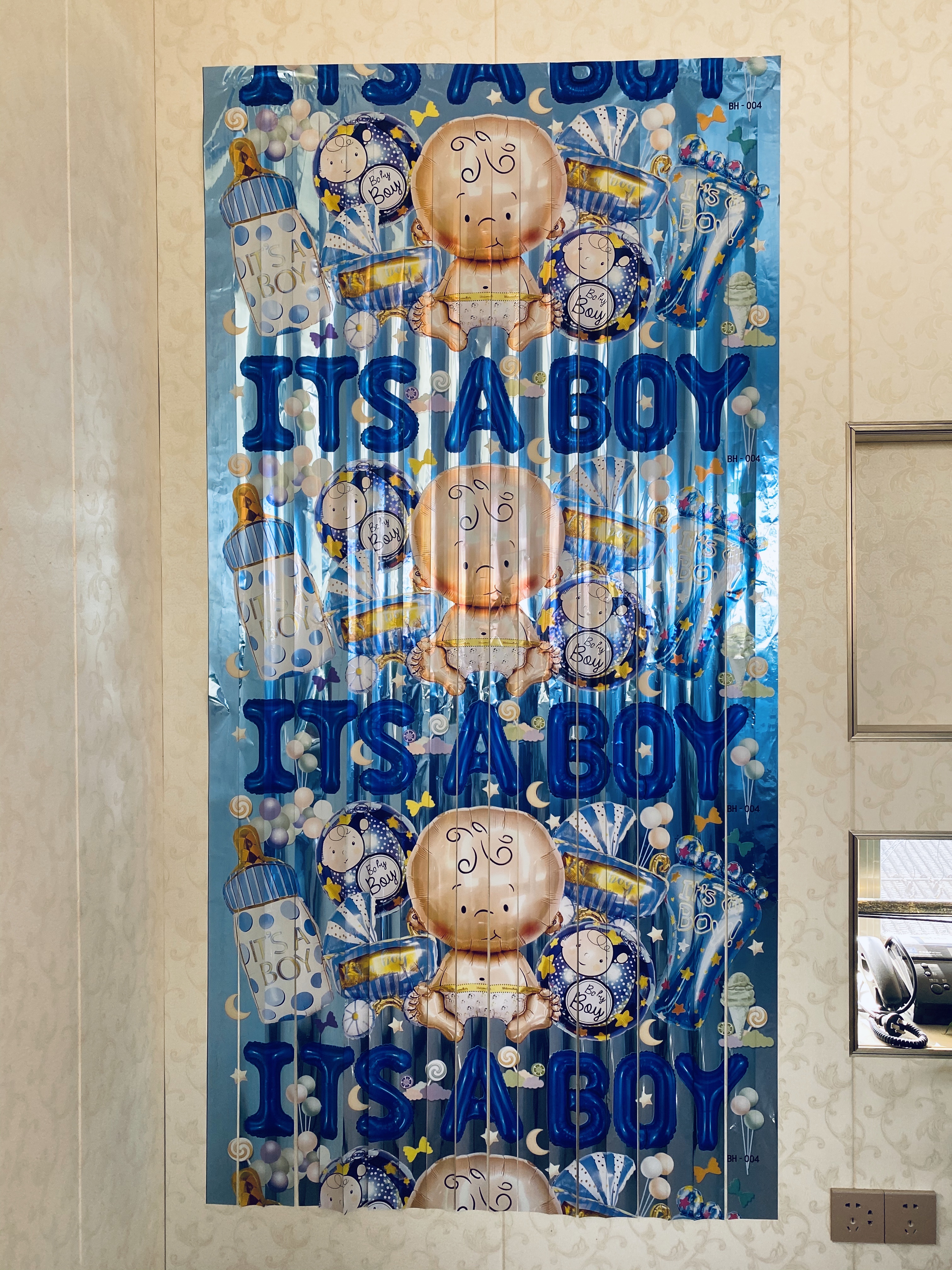 男孩女孩/雨丝帘/背景墙产品图