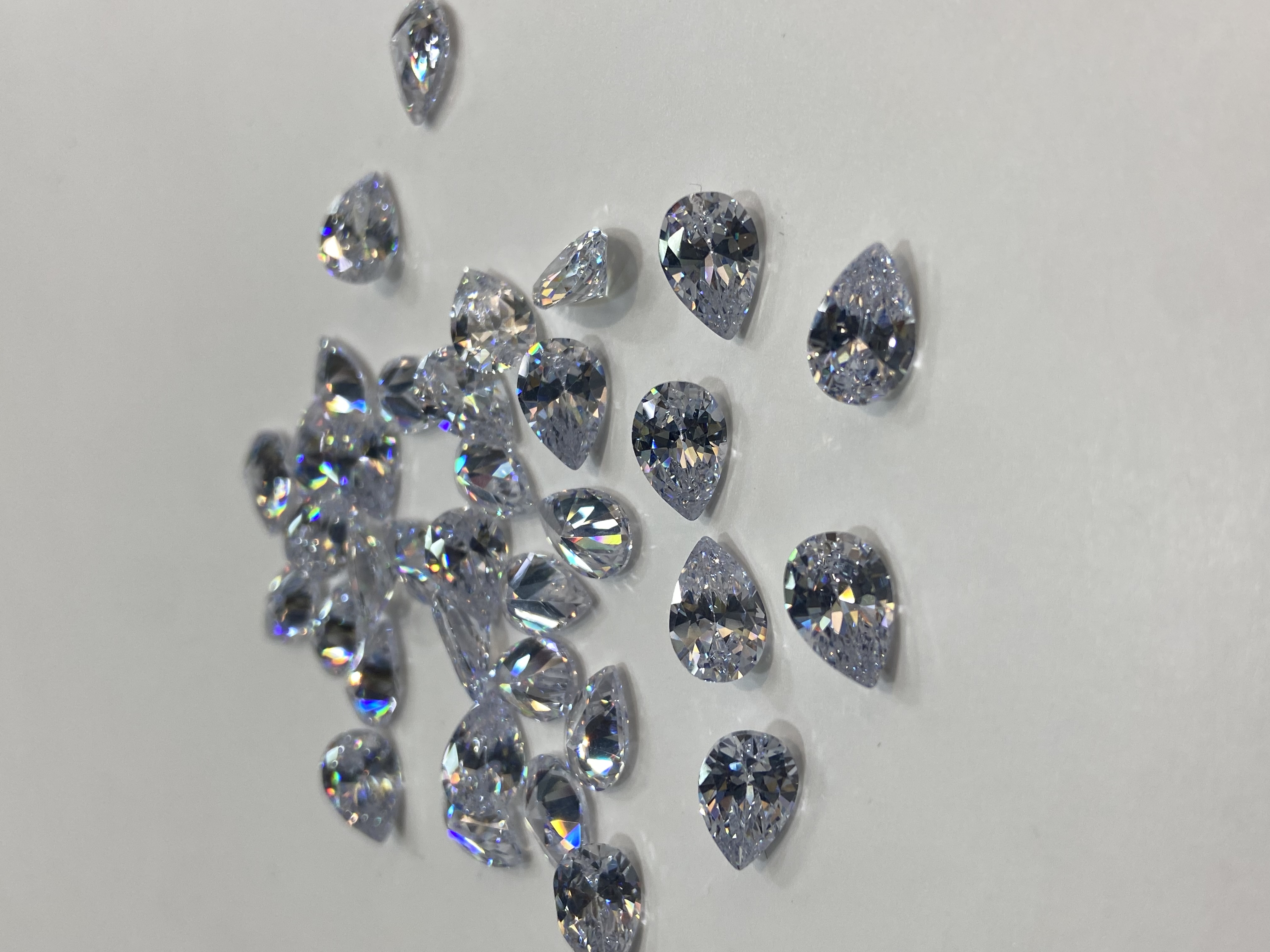 Teardrop-shaped zircon white jewelry accessories, artificial gemstone bare stone nail art accessories Specification image