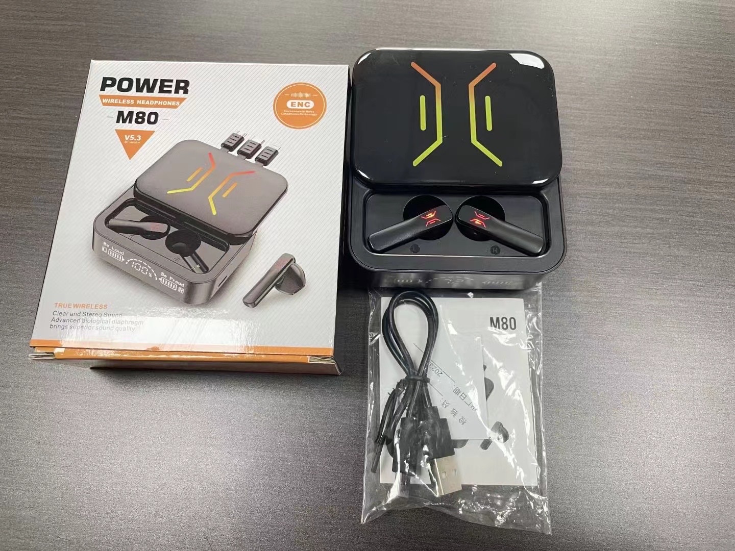 蓝牙耳机白底实物图