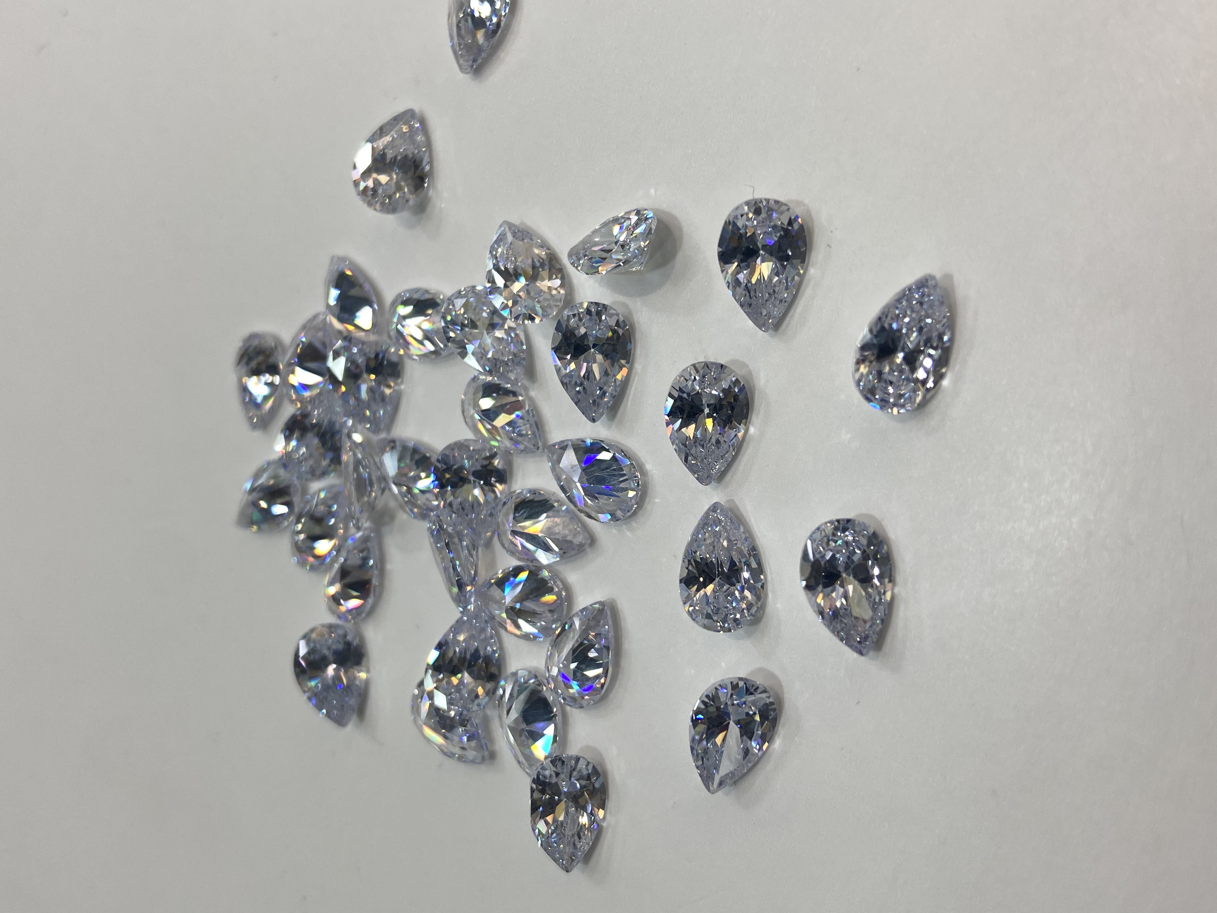 Teardrop-shaped zircon white jewelry accessories, artificial gemstone bare stone nail art accessories details Picture