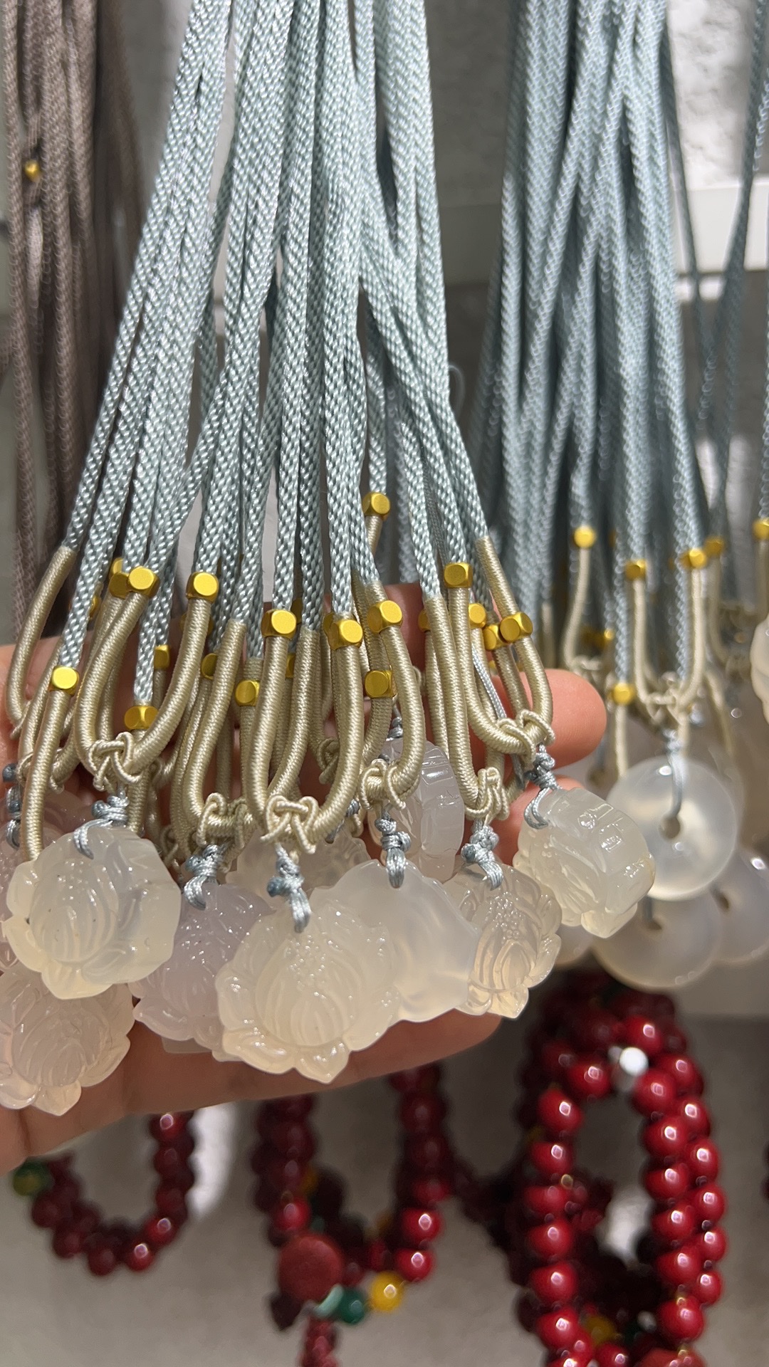 New Chinese-style chalcedony lotus necklace