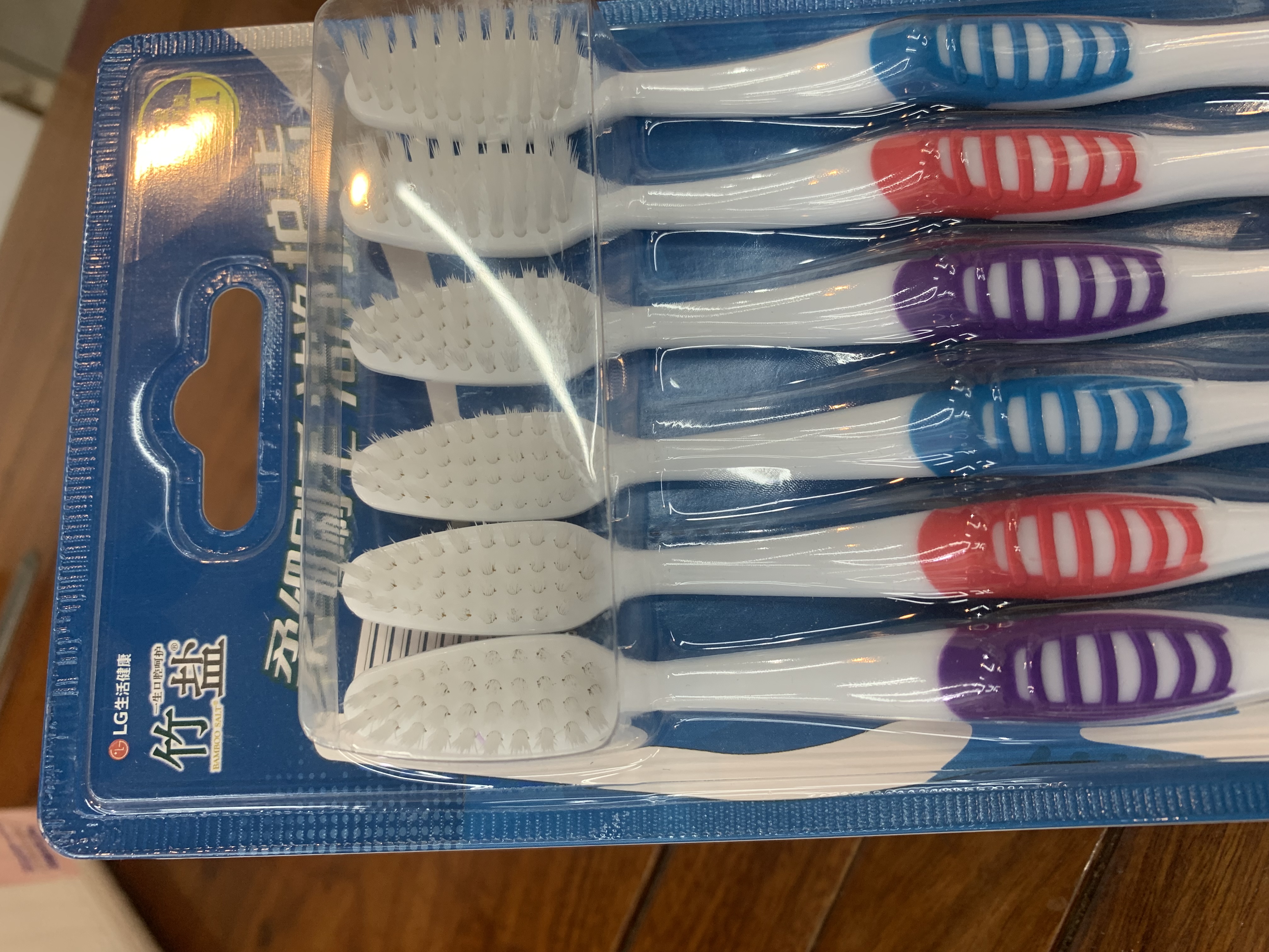 LG Bamboo Salt toothbrush 6-tube Fine Bristles Application Scenario