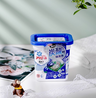 12 capsules of the new 4D laundry dropper ball carbonated, long-lasting, stain-removing and antibacterial laundry detergent from P&G/ Procter & Gamble in Japan Application Scenario
