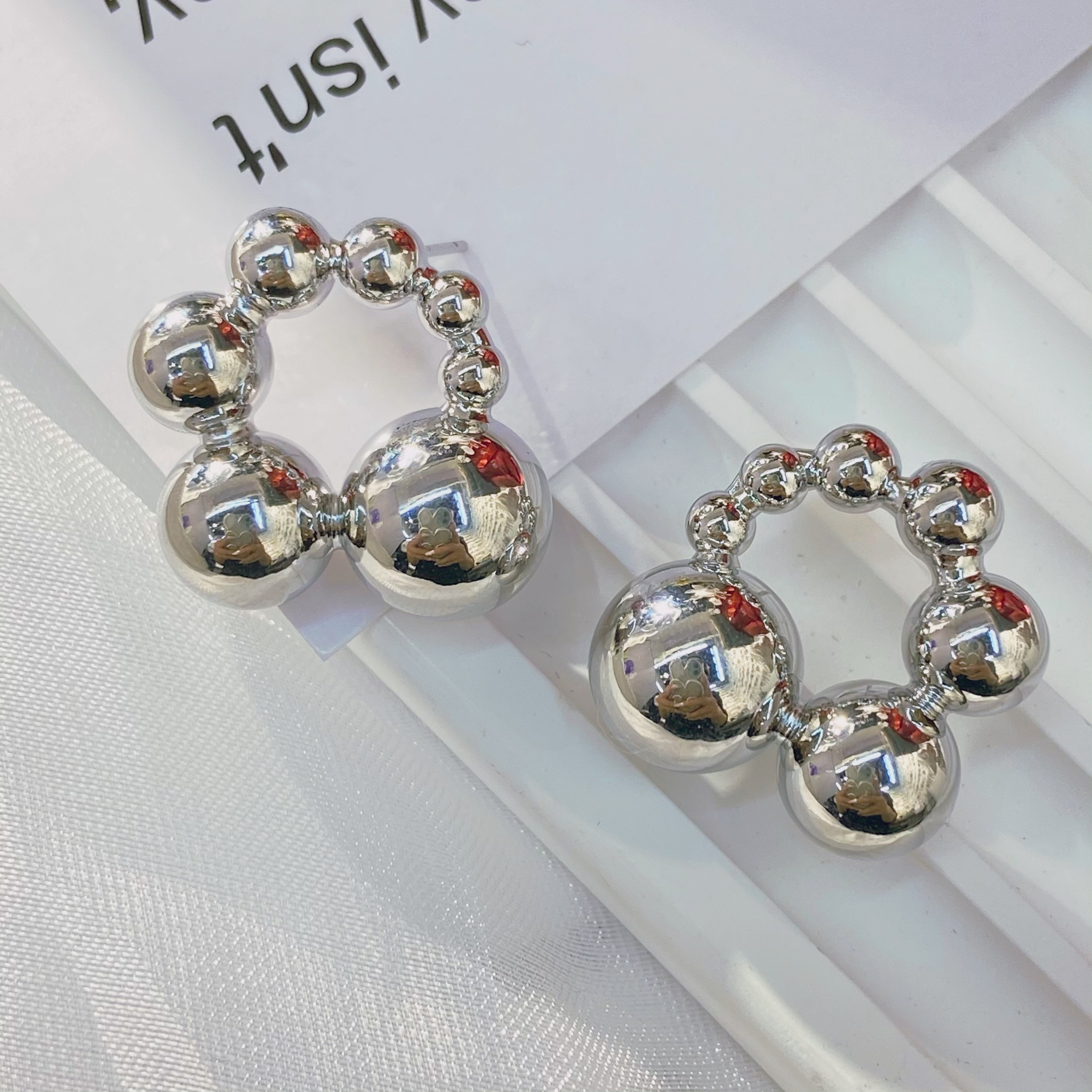 耳环/耳饰女/时尚潮流耳饰白底实物图