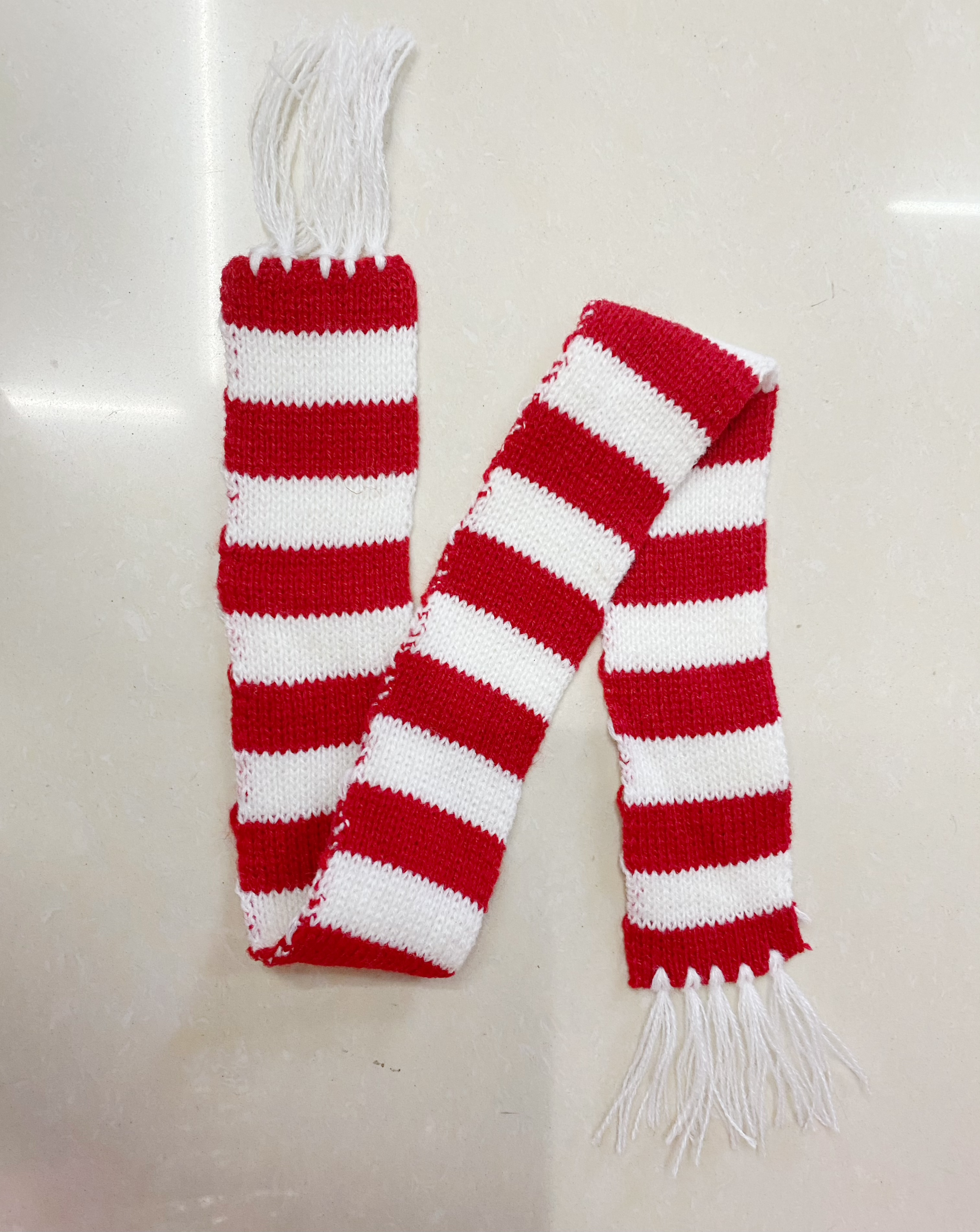 Factory direct sales of hand-woven products wholesale. Acrylic and polyester can be customized according to samples Item Picture