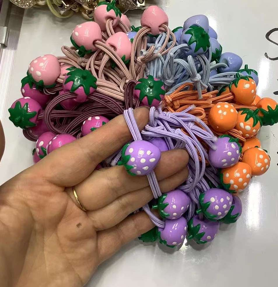 草莓皮筋晨剑饰品01