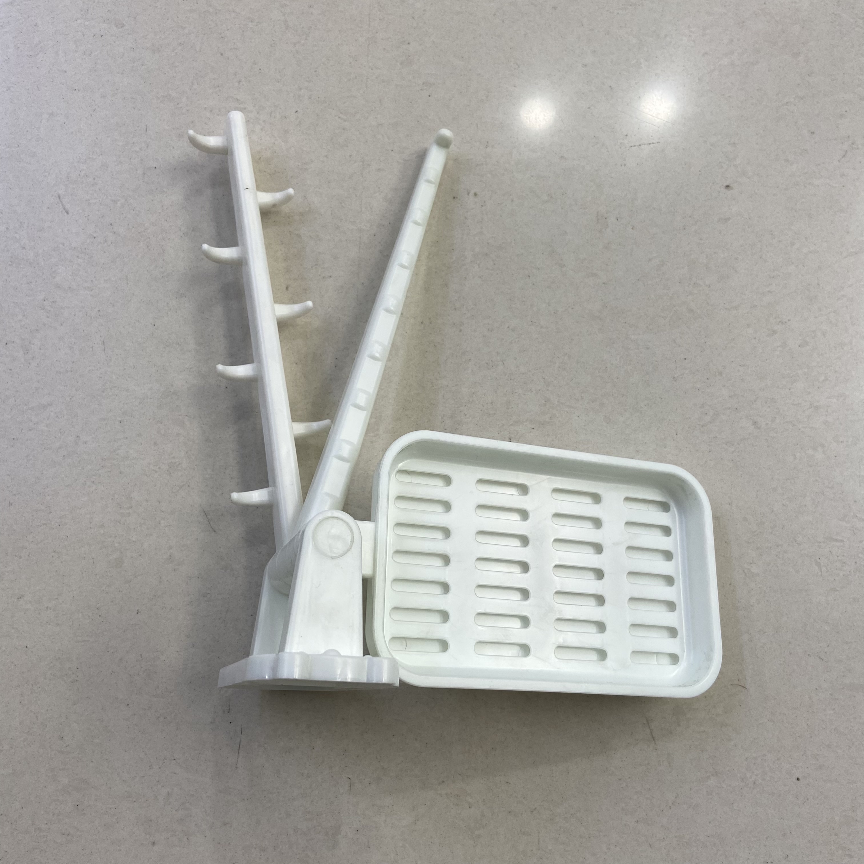 Kitchen and bathroom rotating storage rack, kitchen foldable storage rack, non-drilling wall-mounted hook, bathroom storage rack Specification image