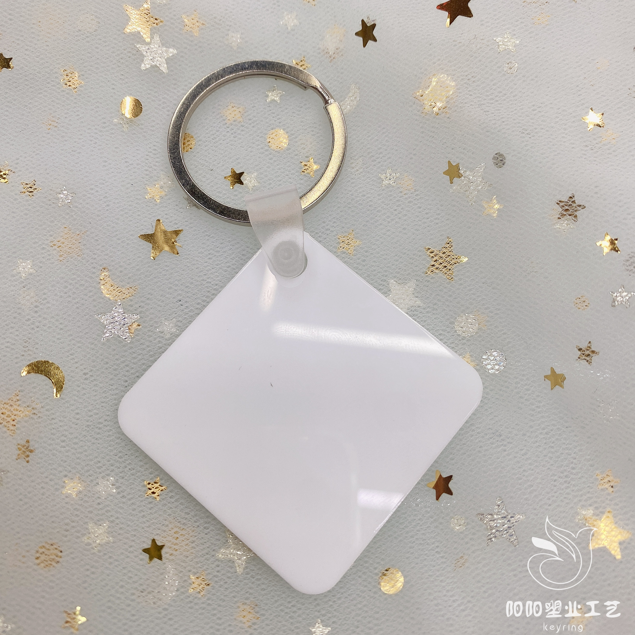 Heat sublimation MDF blank round keychains, heat transfer keychains, single and double-sided blank wood products manufacturer wholesale Application Scenario