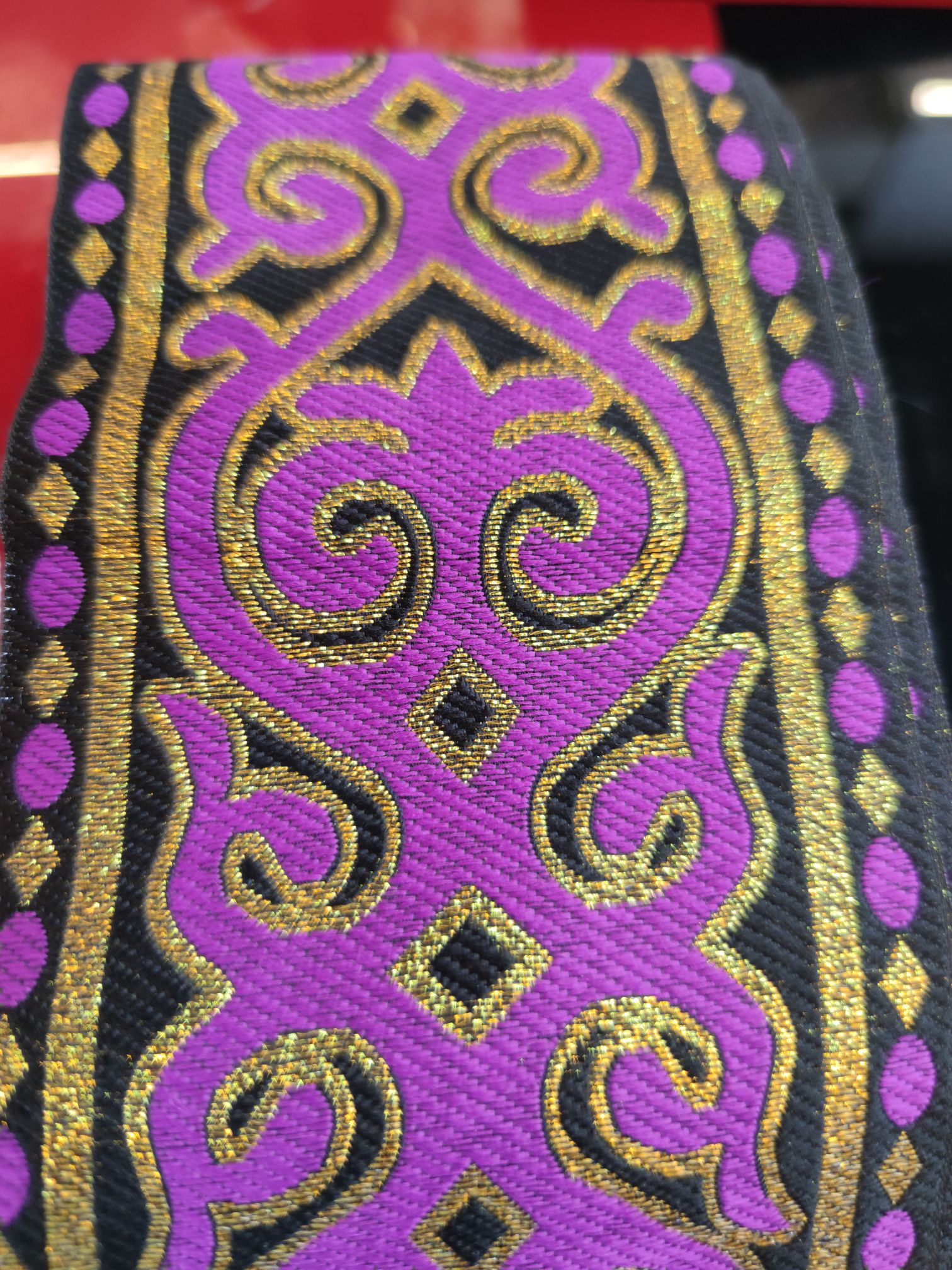 Factory direct sales, wholesale and retail of high-end non-woven fabric embroidery lace from Yiwu