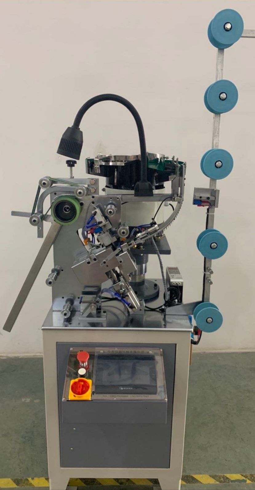 自动高速尼龙打孔机细节图