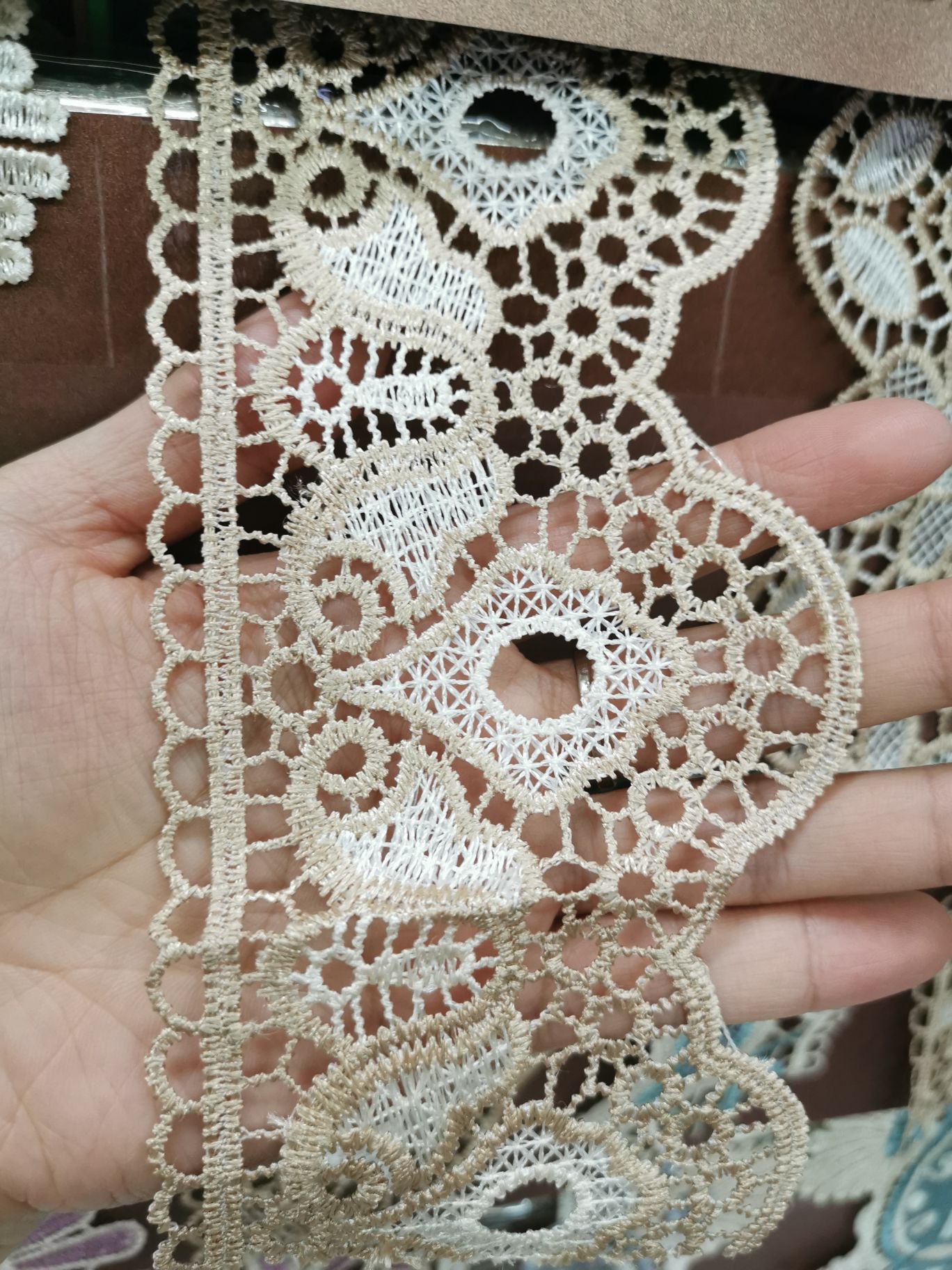 Two-color lace water-soluble embroidery lace water-soluble details Picture