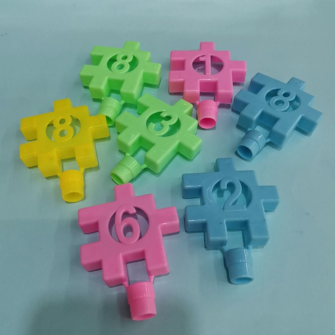 塑料积木拼装玩具幼儿塑料玩具活动运动游戏配件赠品挂件厂家直销批发热销货源充足详情图3