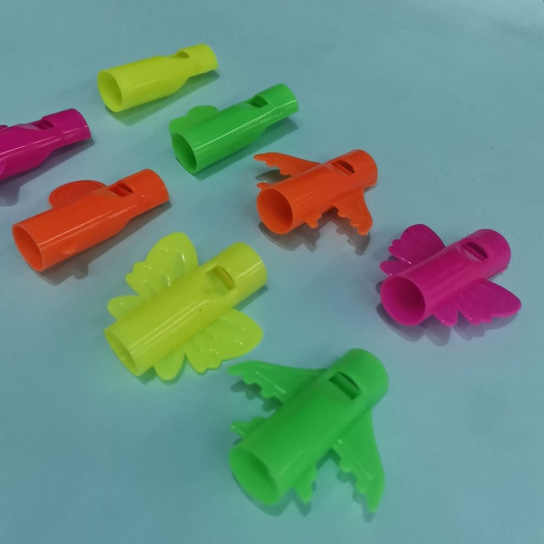 配件/口哨白底实物图