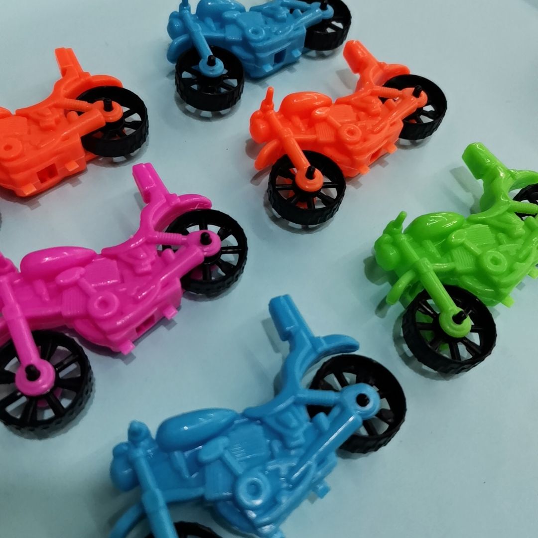 滑行摩托车休闲怀旧塑料玩具幼儿指尖滑行玩具活动必备赠品蛋壳扭蛋货源配件厂家直销批发热销货源充足详情图3