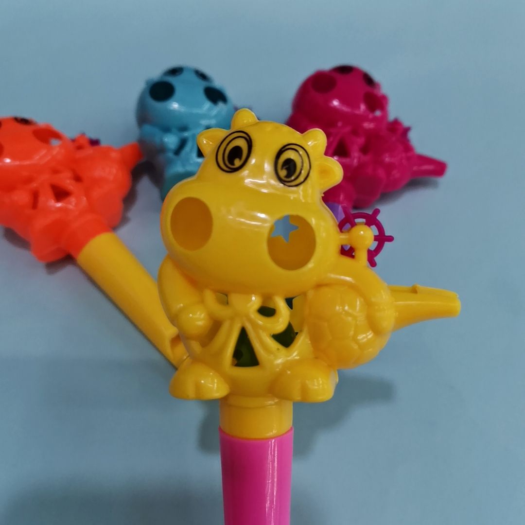 新款小牛摇铃足球吹转口哨幼儿手抓塑料玩具挂板配件赠品厂家直销批发热销货源充足详情图5