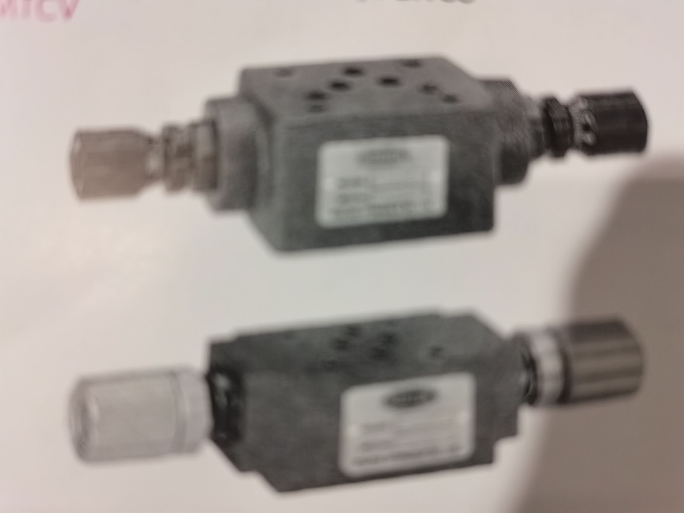 Pressure regulating valve, pressure reducing valve