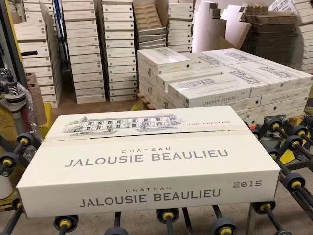 الكونت جارون النبيذ الأحمر الجاف Item Picture