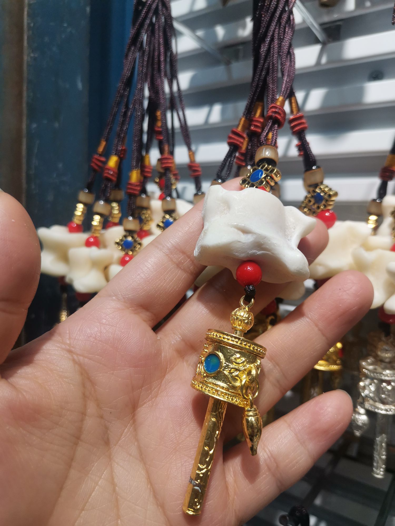 嘎啦哈/旅游工艺品/骨头狼牙产品图