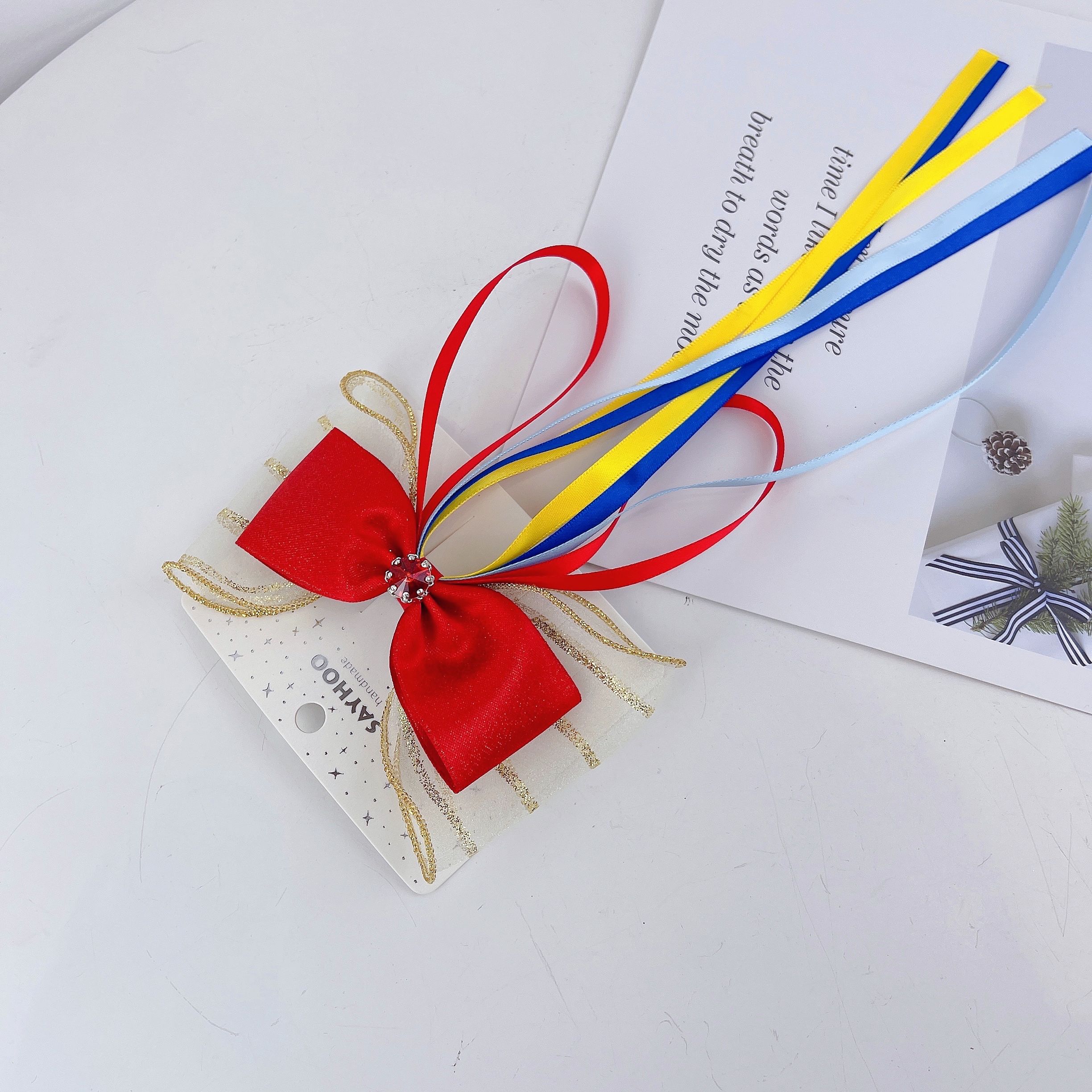 Snow White - Meteor Gauze Ribbon Compression Clip Application Scenario