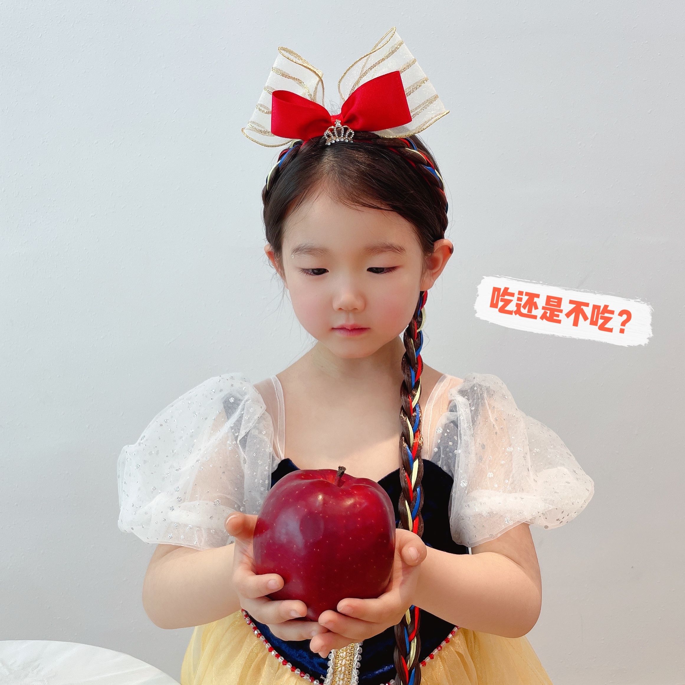 Snow White - Meteor Gauze Braided Hairband Application Scenario